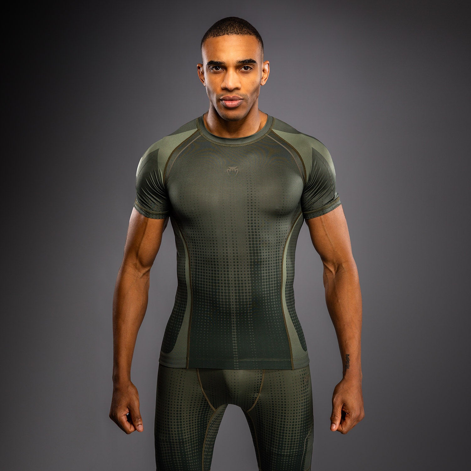 venum-stealth-kurzarm-rashguard-khaki-dunkelgr-n image 1