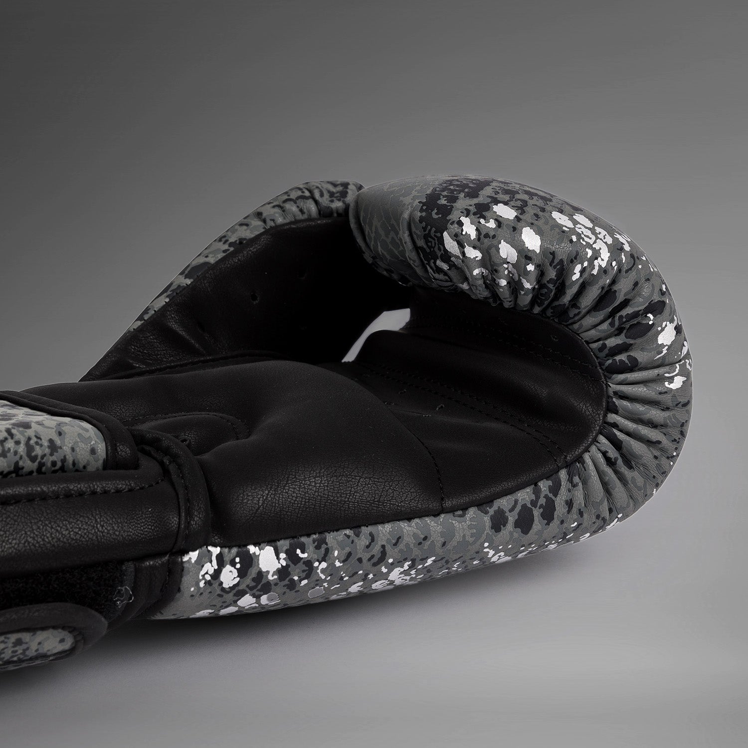 venum-amazonia-boxhandschuhe-dunkelgrau image 4