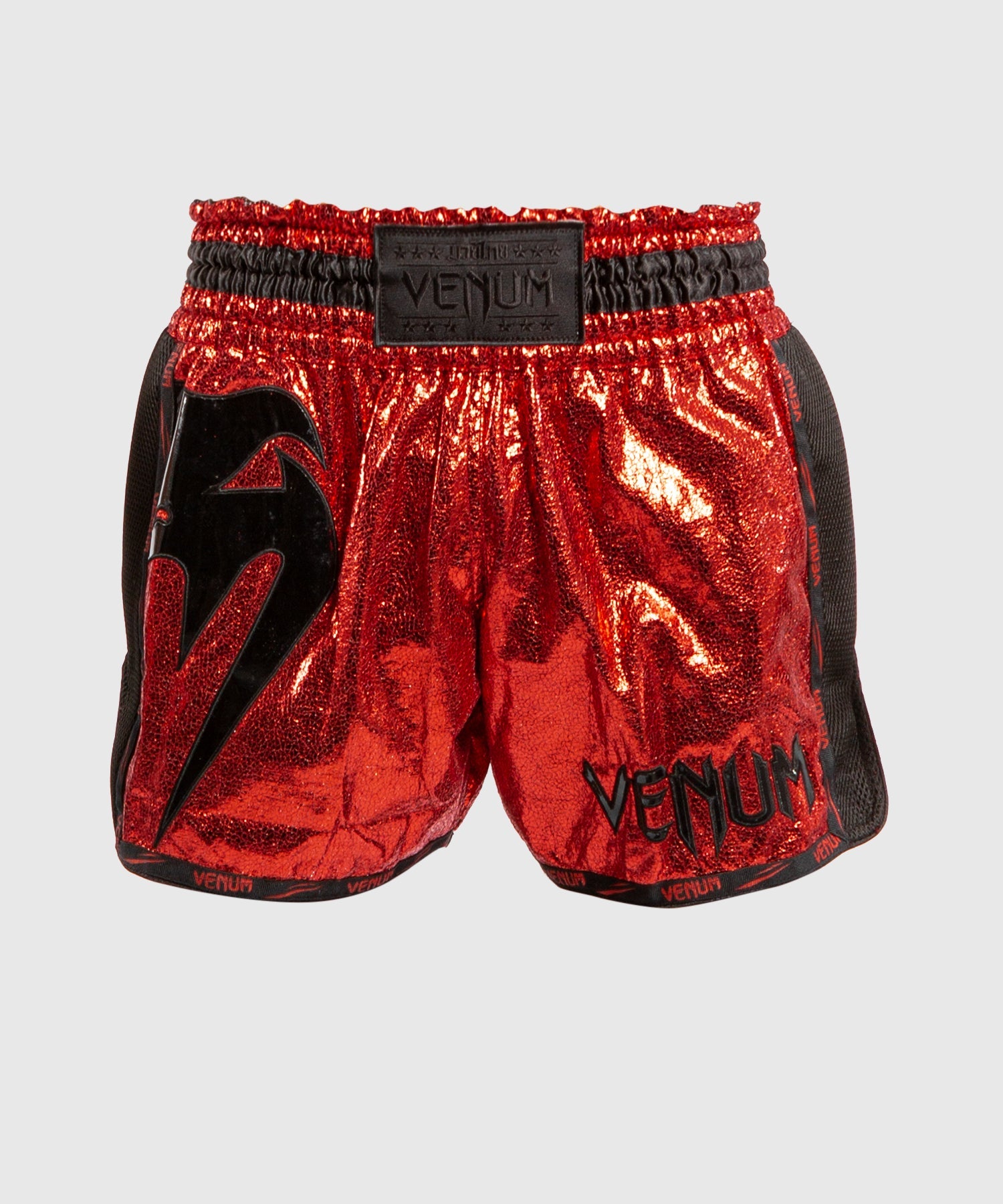 venum-giant-foil-muay-thai-shorts-rot-schwarz image 1