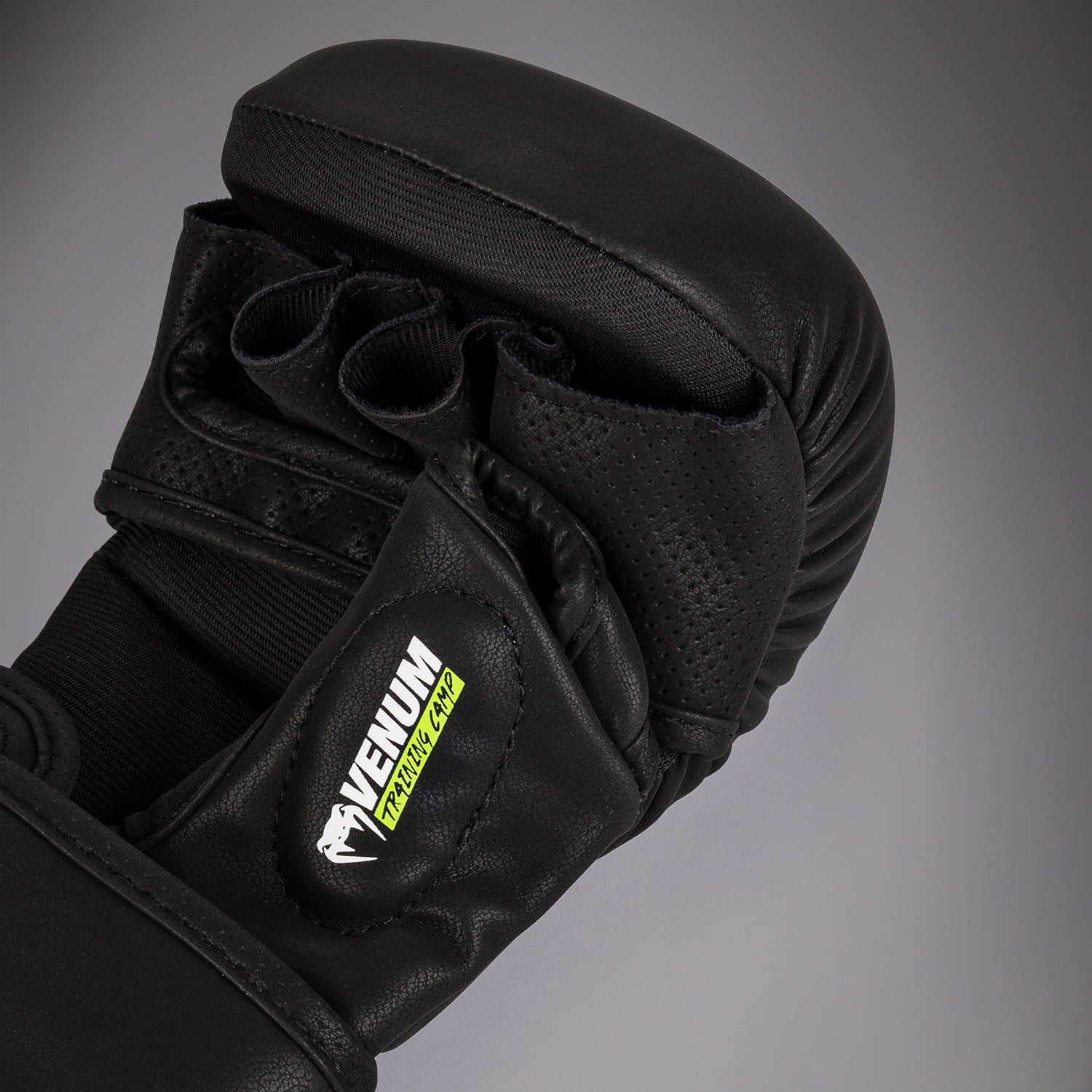 venum-training-camp-4-0-sparringhandschuhe-schwarz-neo-gr-n image 4