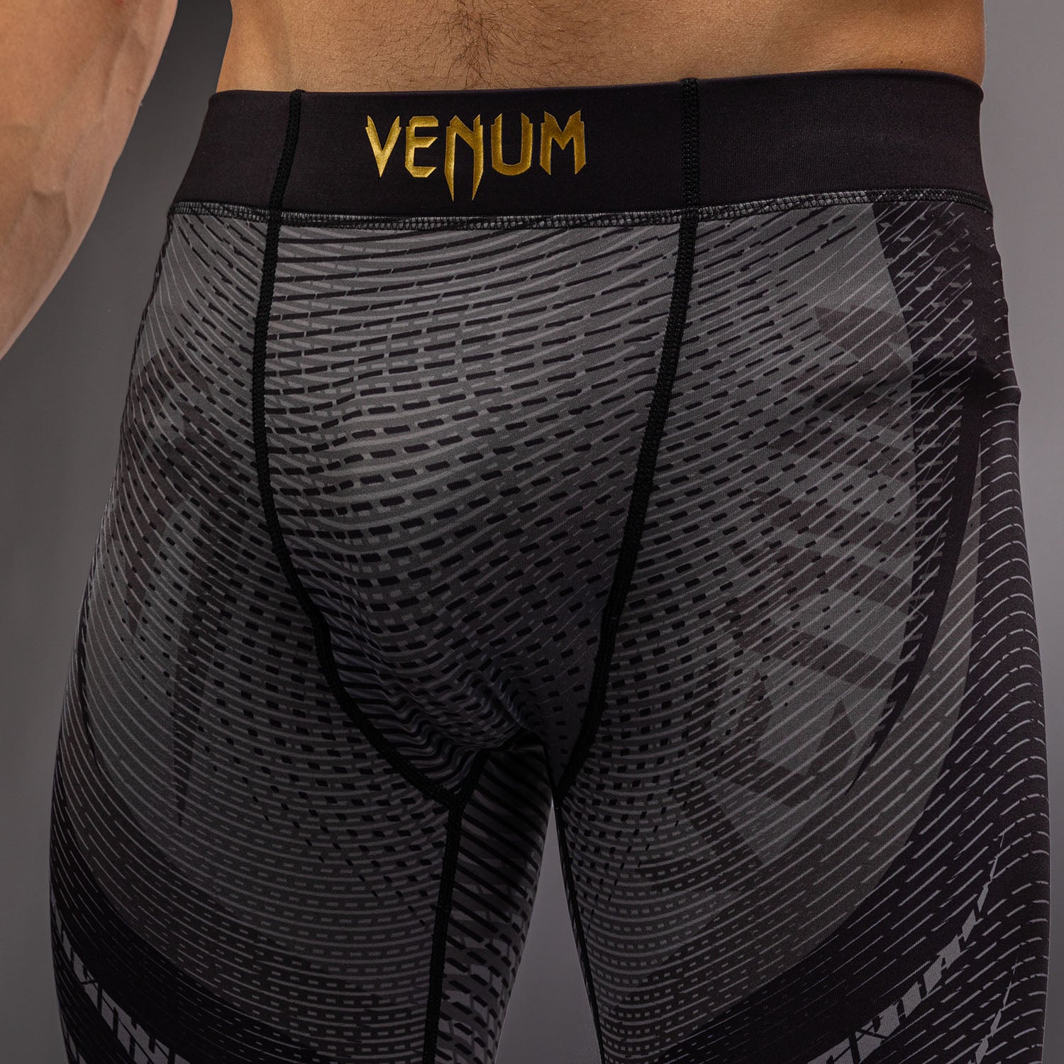 venum-galactic-3-0-kompressionsshort-vale-tudo-schwarz-gold image 4