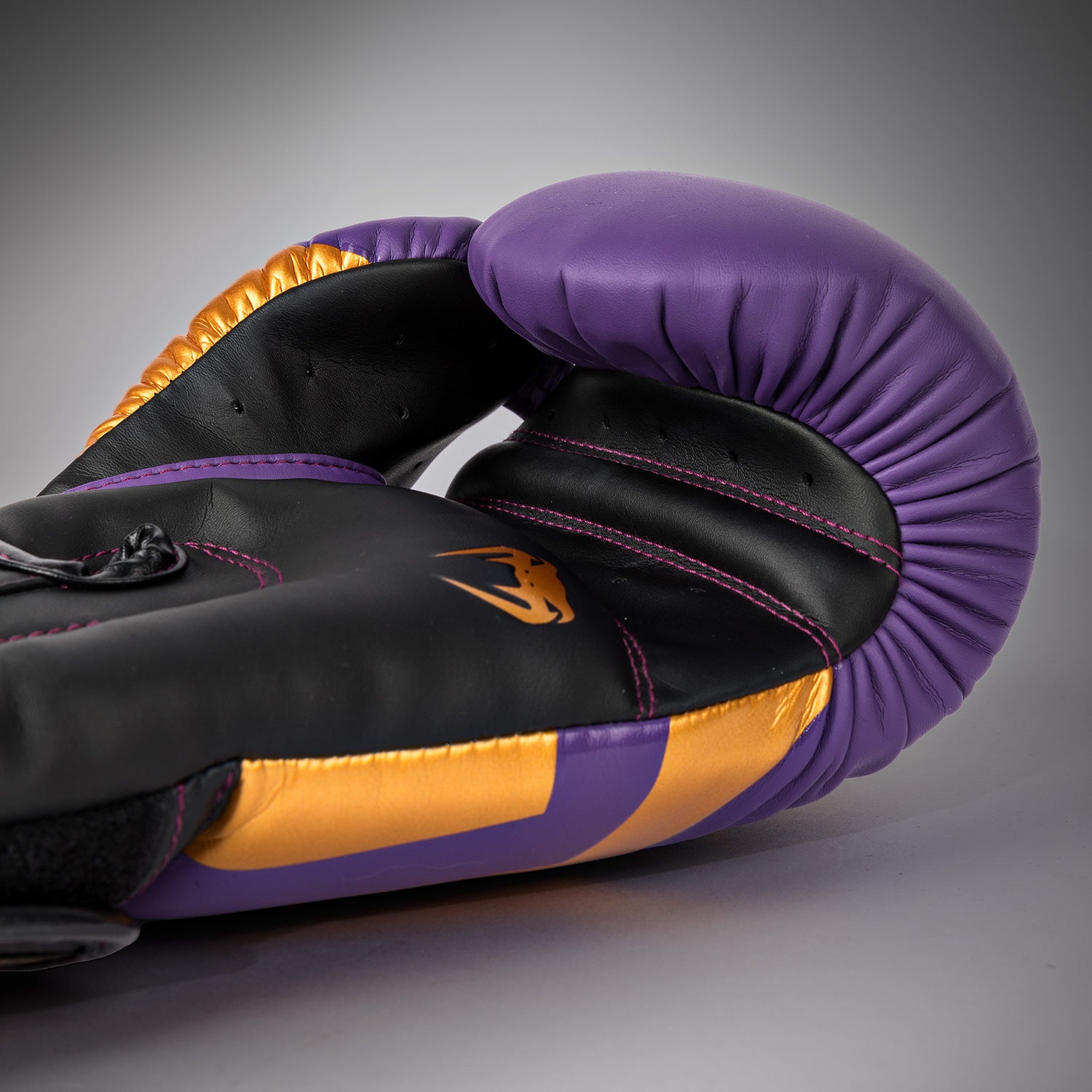 venum-elite-boxhandschuhe-spezialausgabe-dunkellila image 4