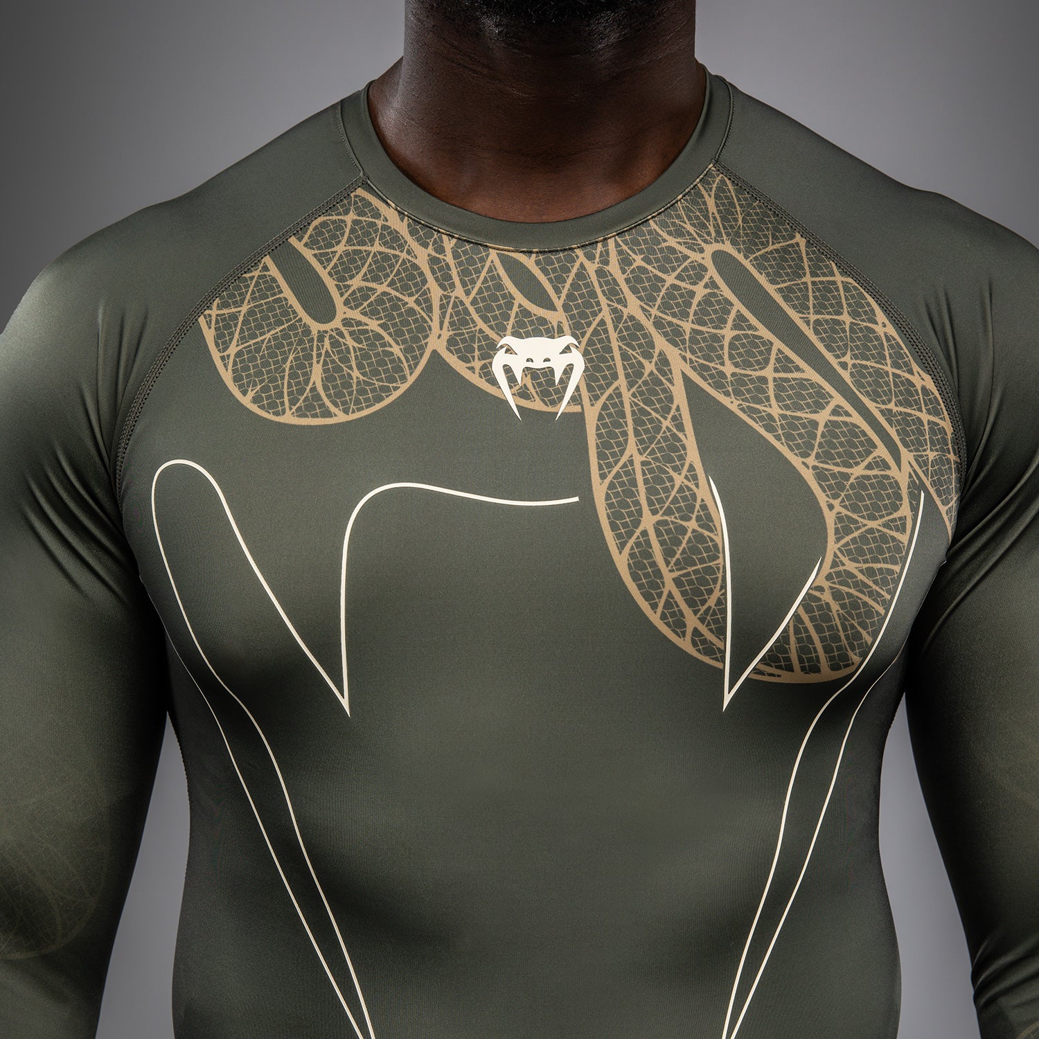 venum-serpenti-langarm-rashguard-khaki-bronze-ivory-herren image 4