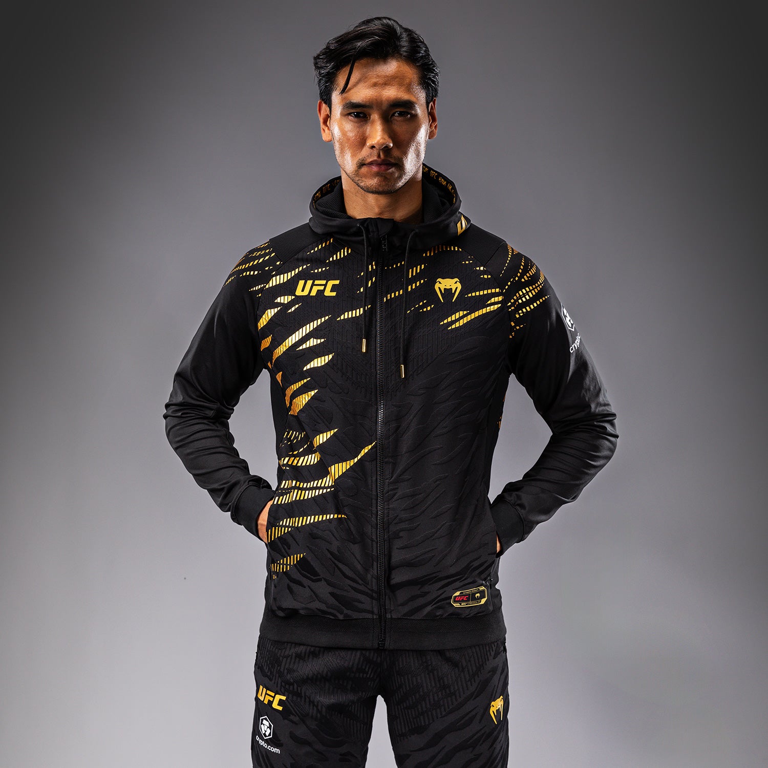 ufc-fusion-by-venum-authentic-fight-night-herren-walkout-hoodie-champion image 1
