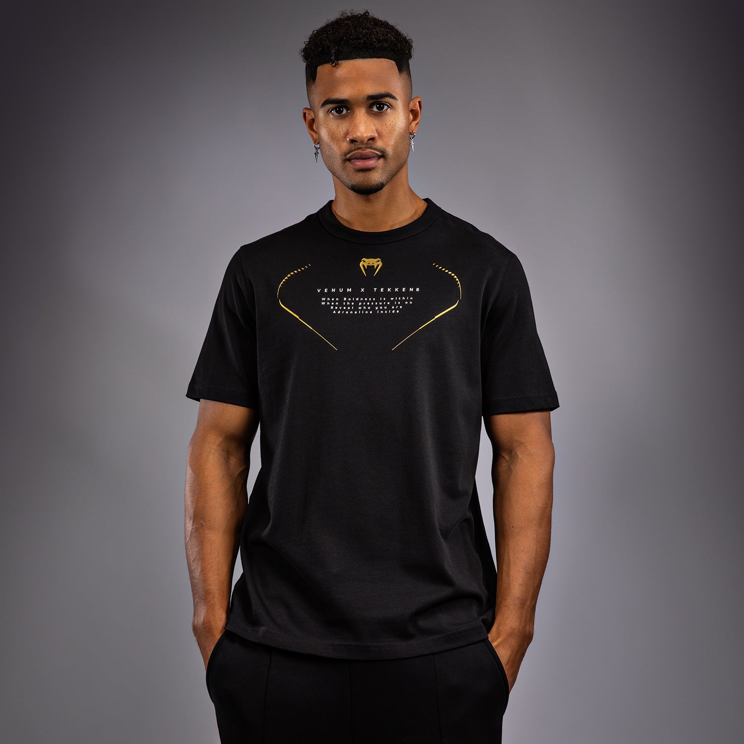 venum-x-tekken-8-marshall-law-t-shirt-herren-schwarz-rot-gold image 1