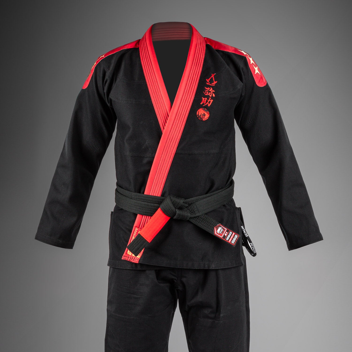venum-x-assassin-s-creed-shadows-bjj-gi-burgund-schwarz-damen-herren image 2