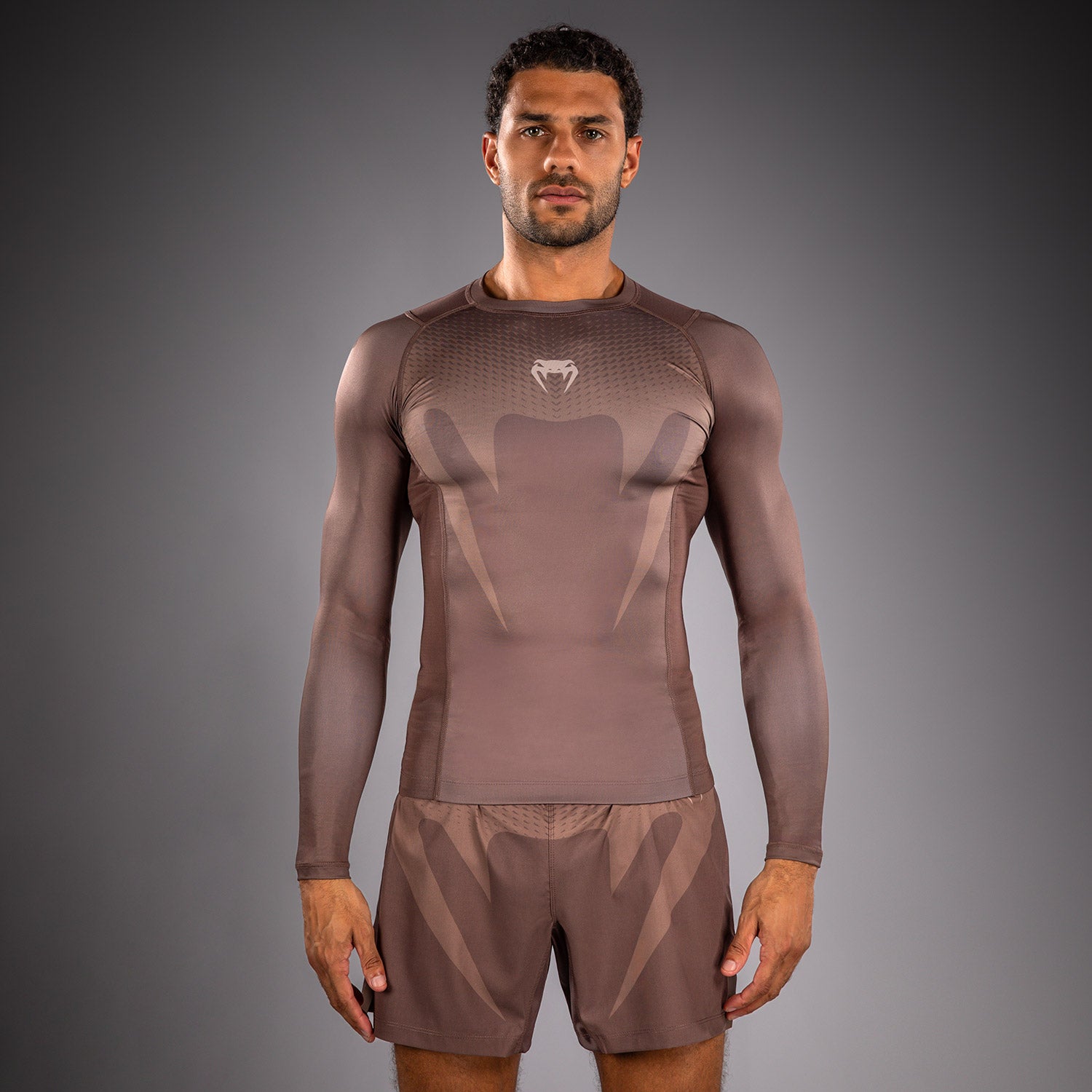 venum-no-gi-rashguard-langarm-herren-schokoladenbraun-ibjjf-approved image 1