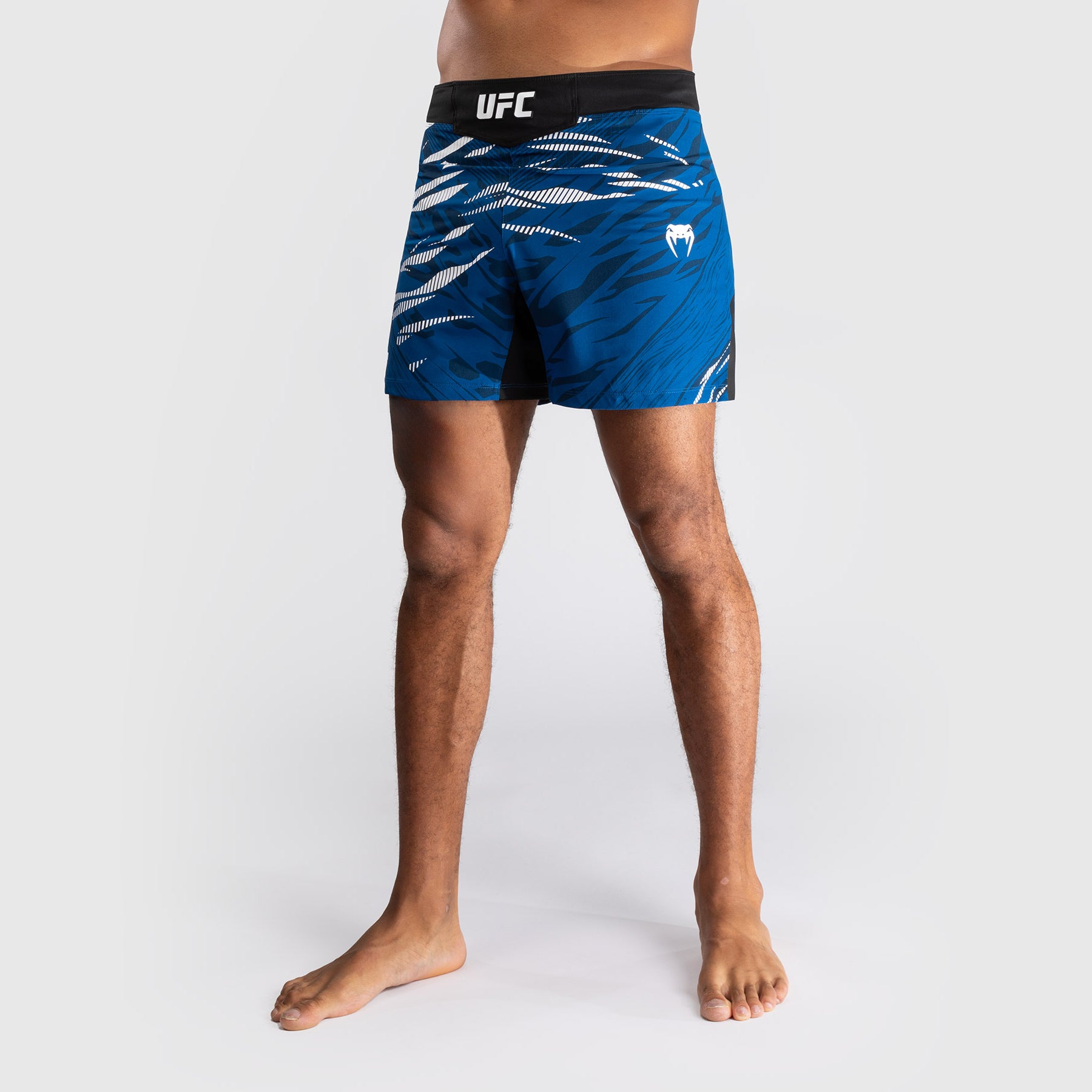 ufc-fusion-by-venum-authentic-fight-night-fight-short-short-fit-blau image 4