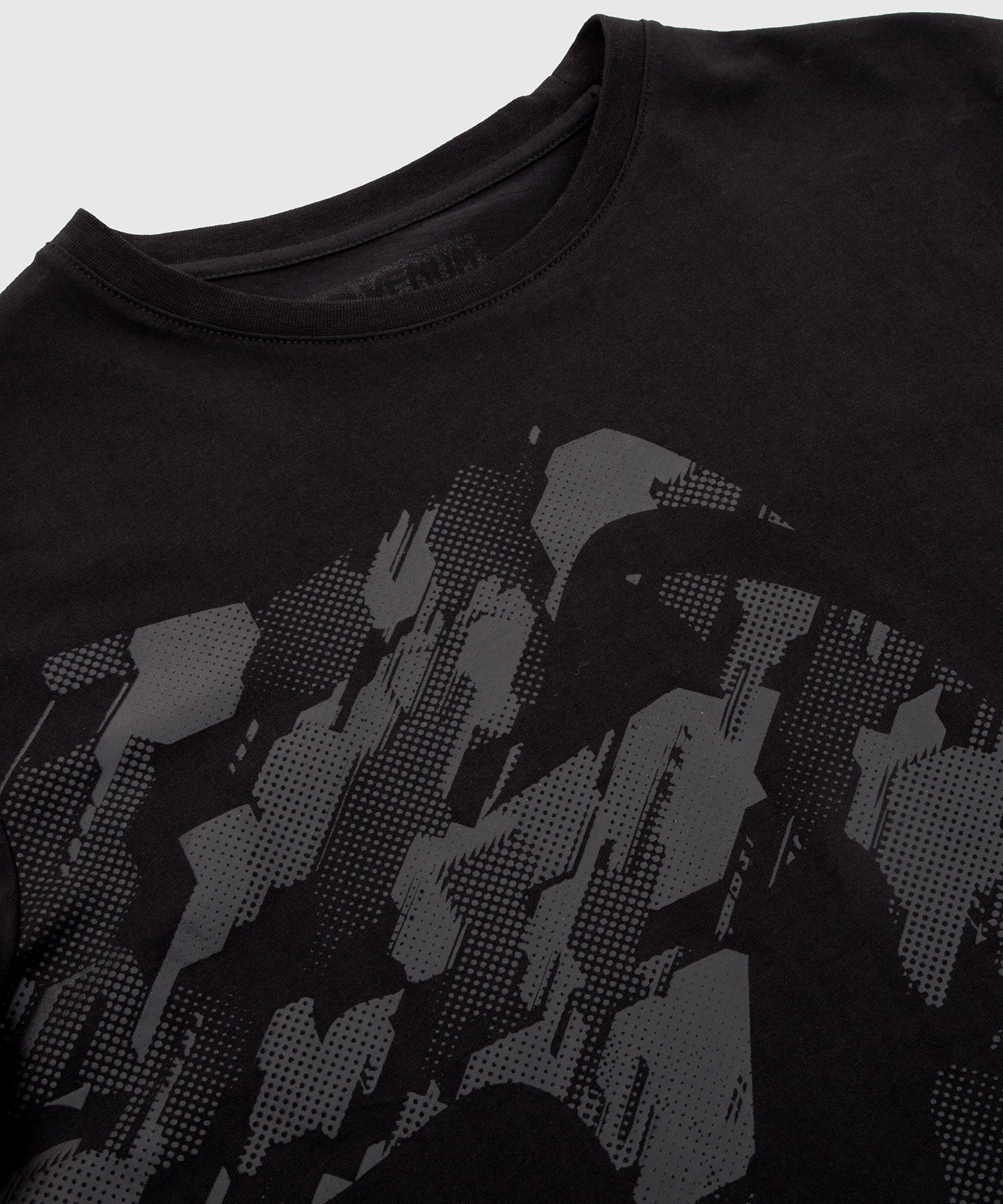 venum-tecmo-giant-t-shirt-schwarz-schwarz-herren image 5