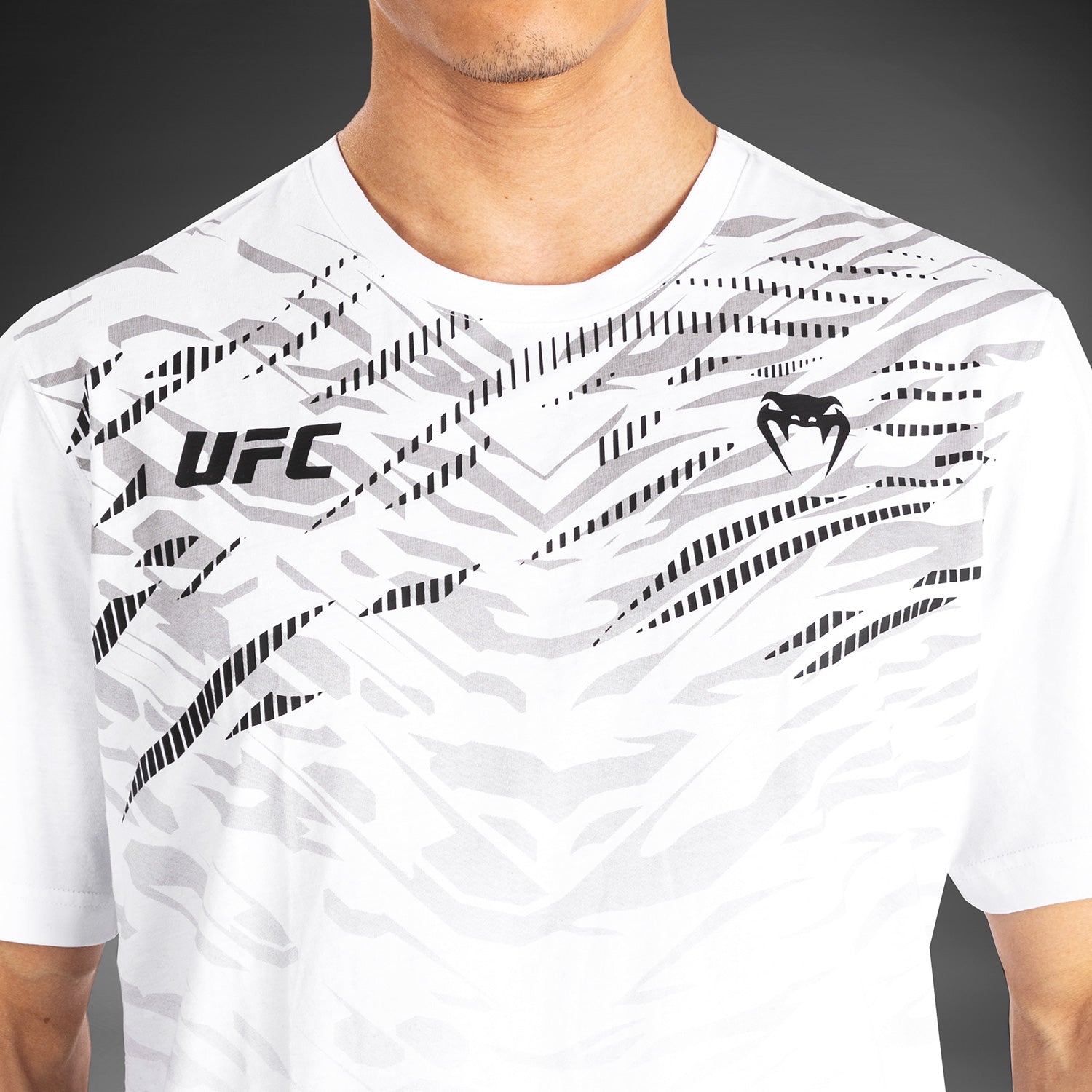 ufc-fusion-by-venum-replica-herren-t-shirt-kurzarm-wei image 4
