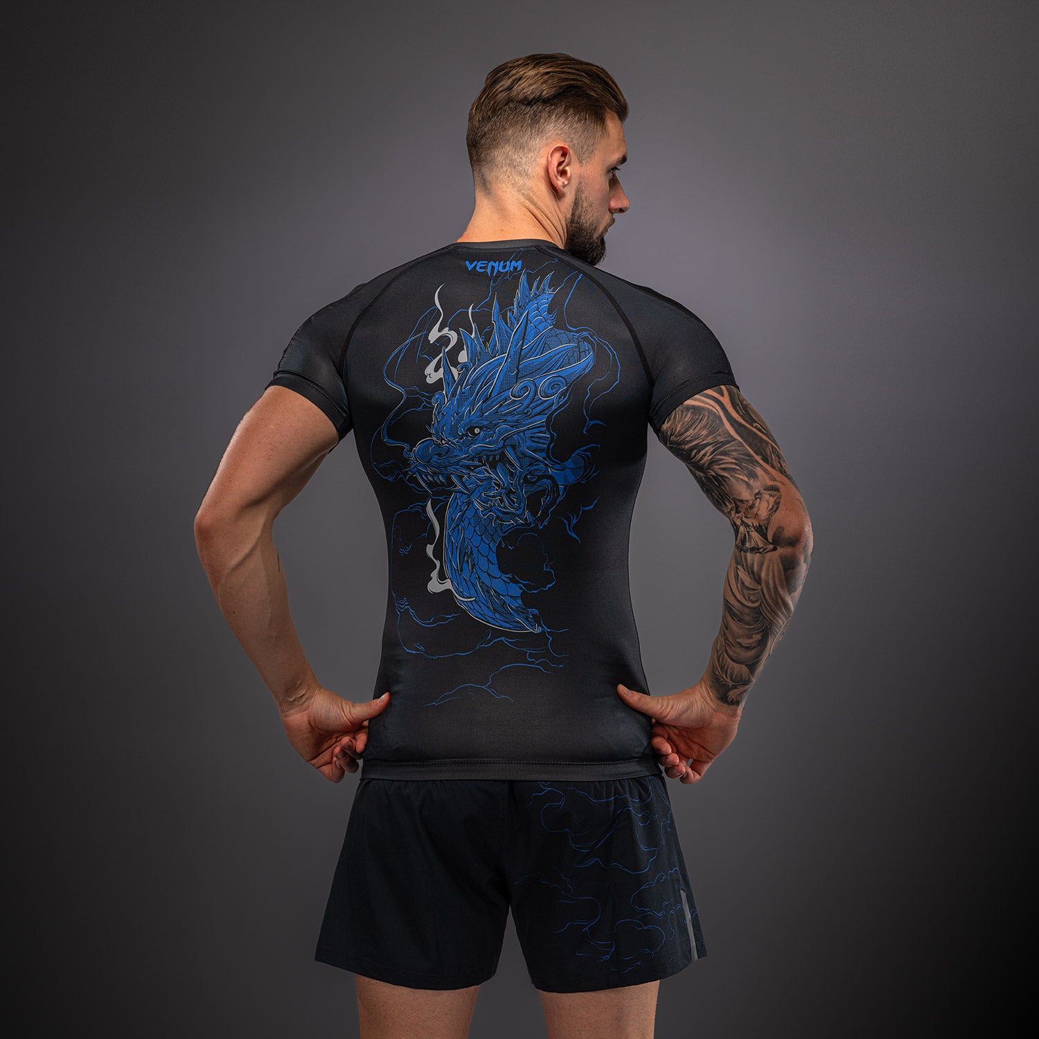 venum-thunder-dragon-kurzarm-rashguard-herren-schwarz-k-nigsblau image 4