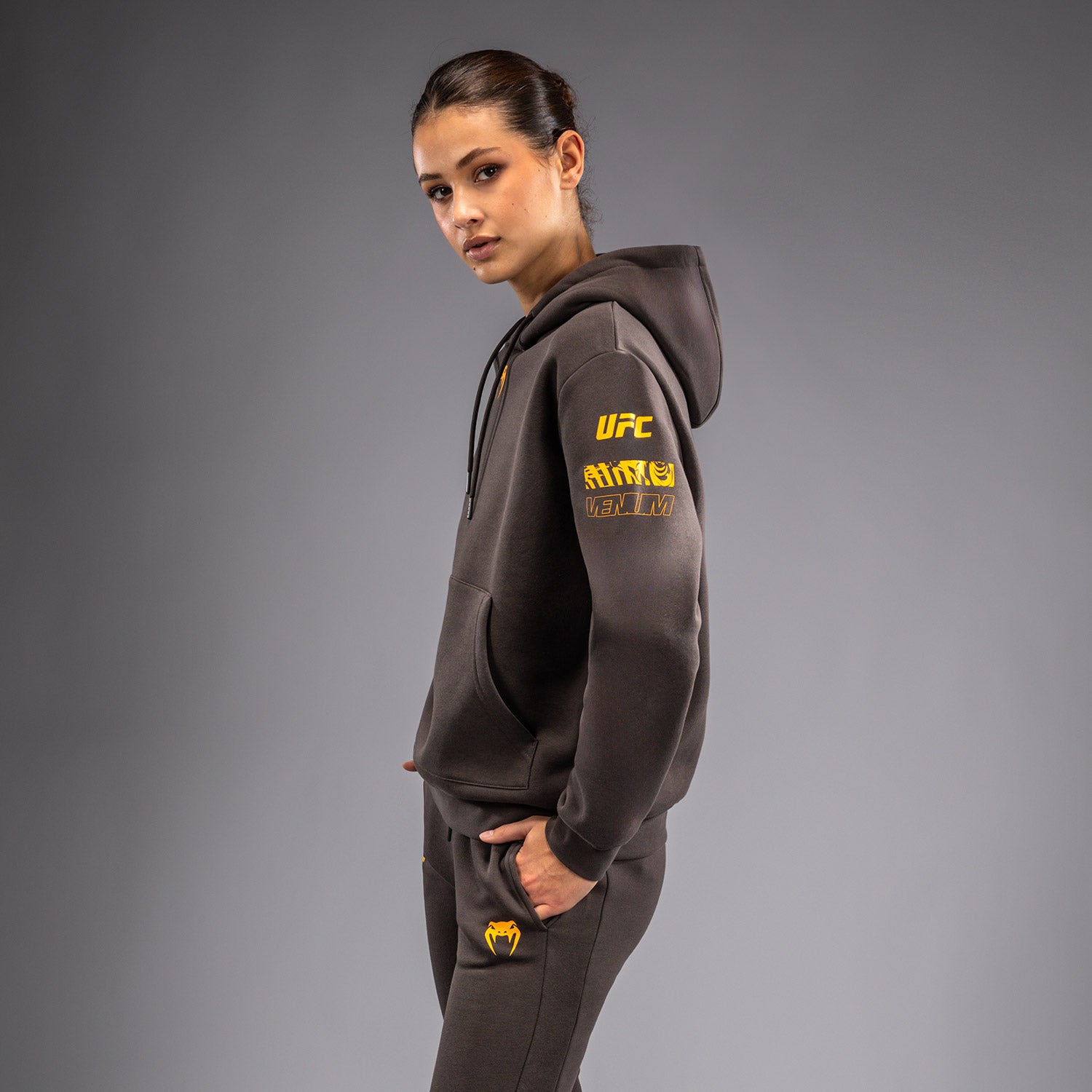 ufc-fusion-by-venum-fight-week-damen-hoodie-erdiges-braun-2 image 3