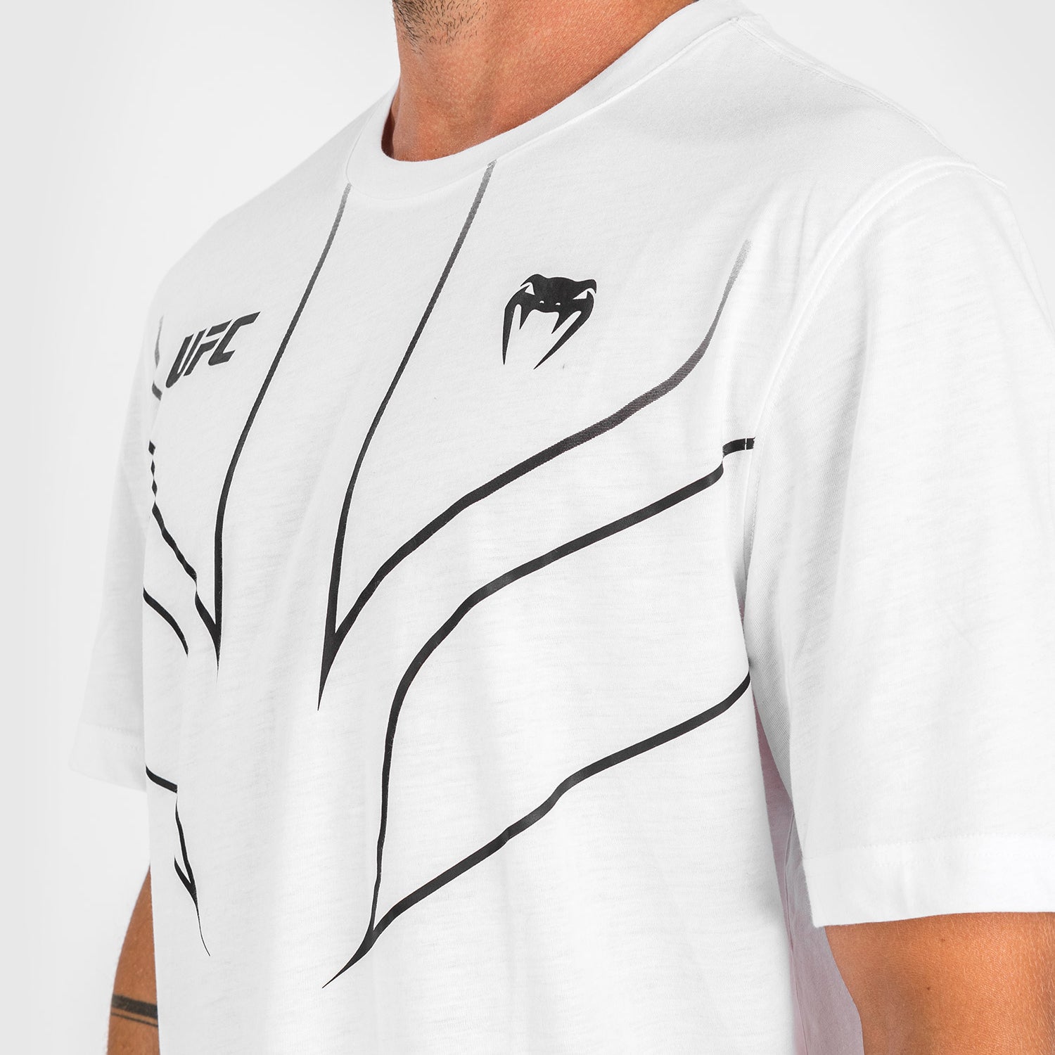 venum-ufc-fight-night-2-0-replica-herren-t-shirt-wei image 4