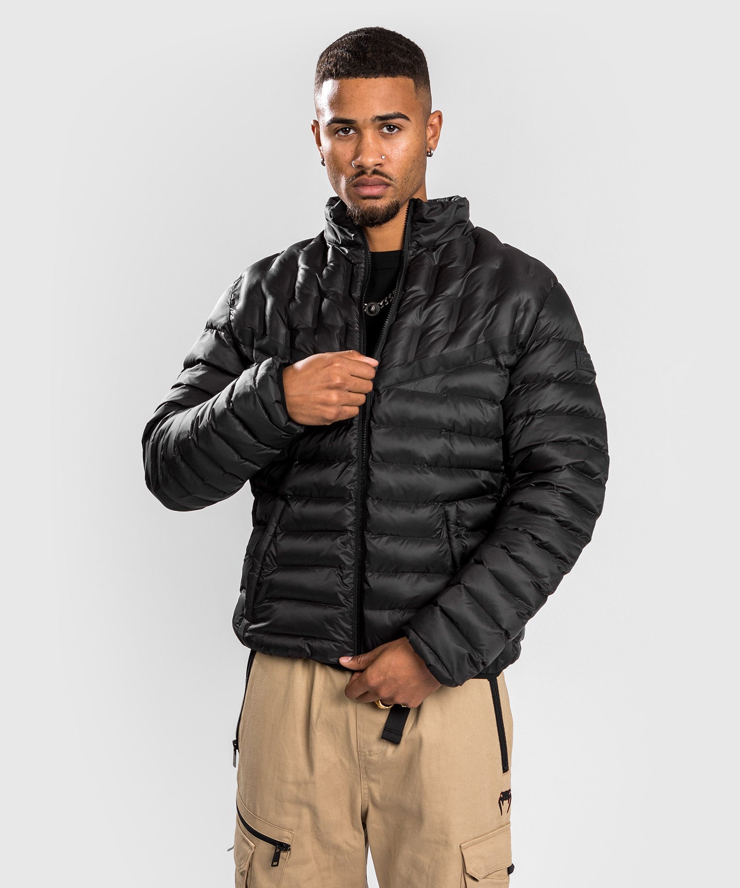 venum-elite-light-daunenjacke-unisex-schwarz image 2