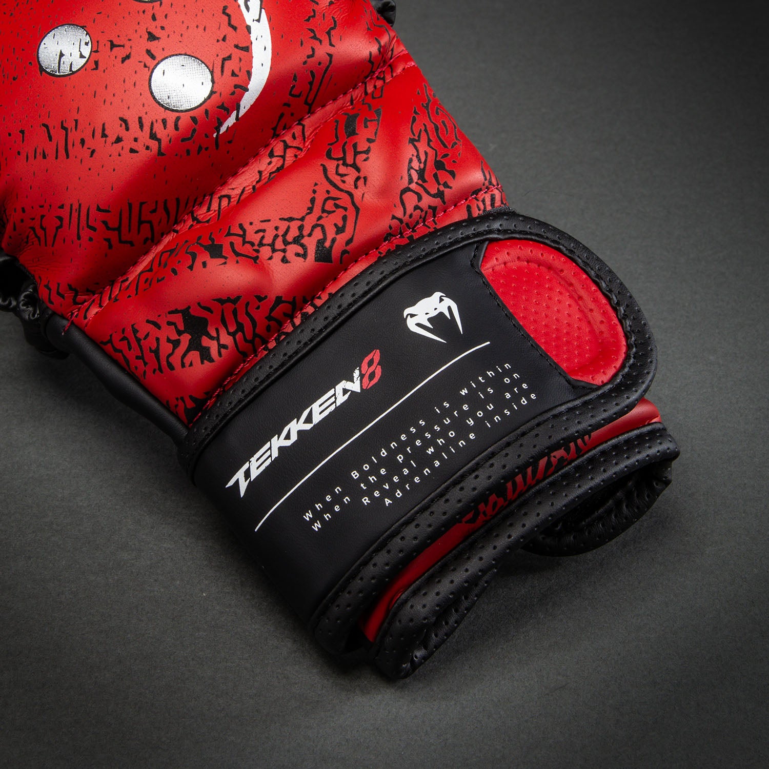 venum-x-tekken-8-kazuya-sparring-handschuhe-rot-schwarz image 4