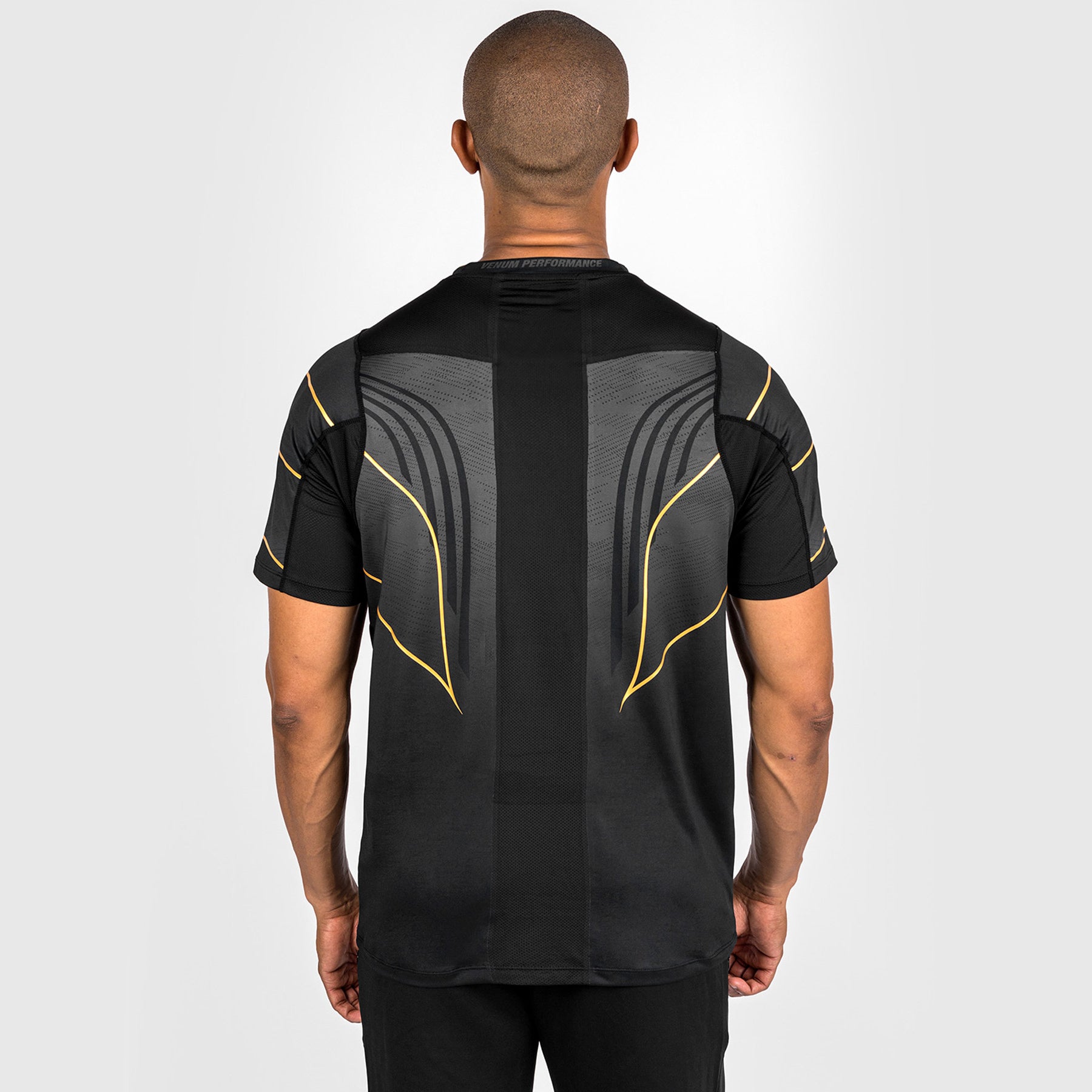 ufc-venum-authentic-fight-night-2-0-walkout-jersey-herren-champion-schwarz-gold image 2