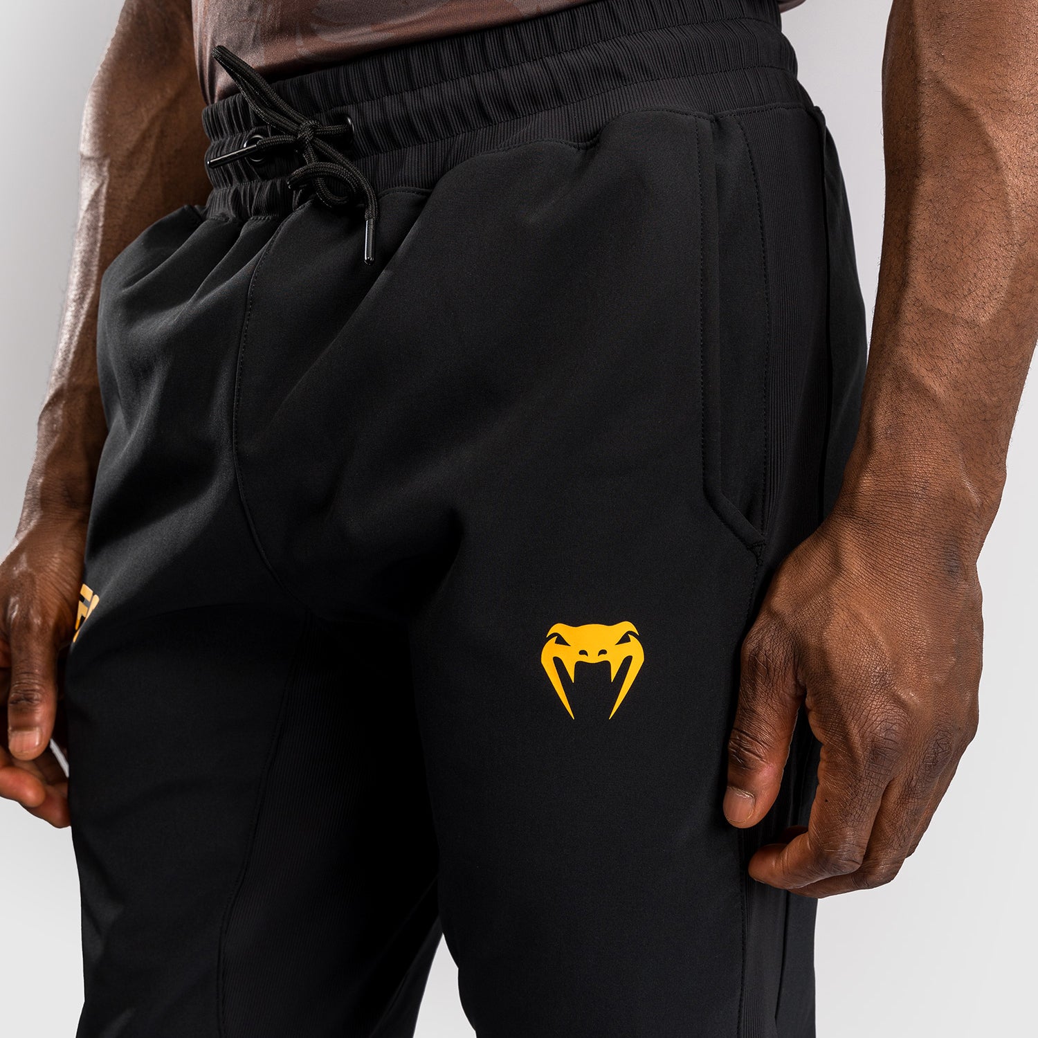 ufc-fusion-by-venum-fight-week-herrenhose-champion-schwarz-gold image 6