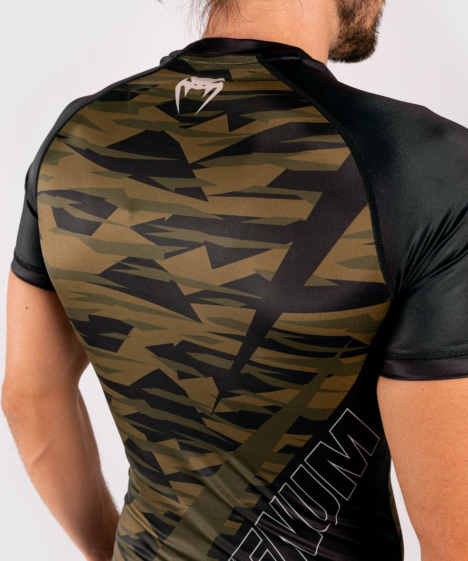 venum-contender-5-0-rashguard-kurzarm-khaki-camo image 8