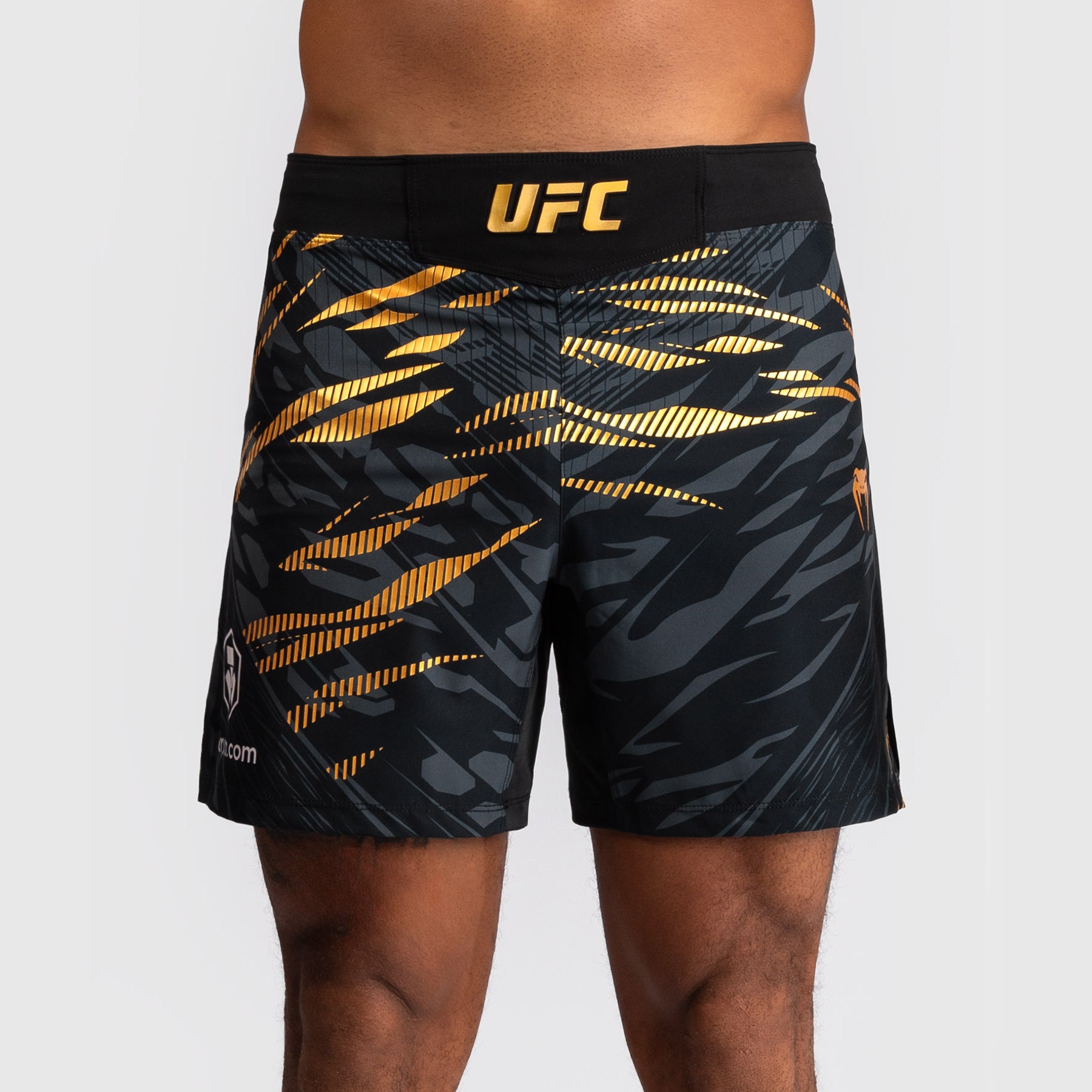 ufc-fusion-by-venum-authentic-fight-night-herren-fight-short-champion-short-fit image 5