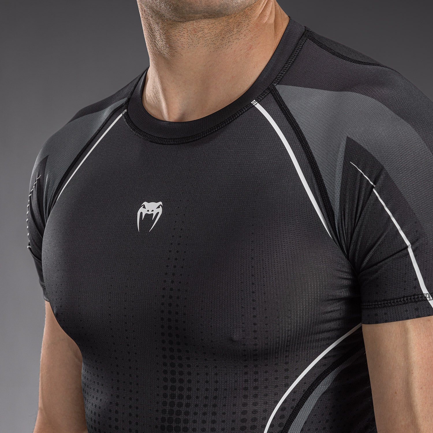 venum-stealth-kurzarm-rashguard-schwarz-wei image 5