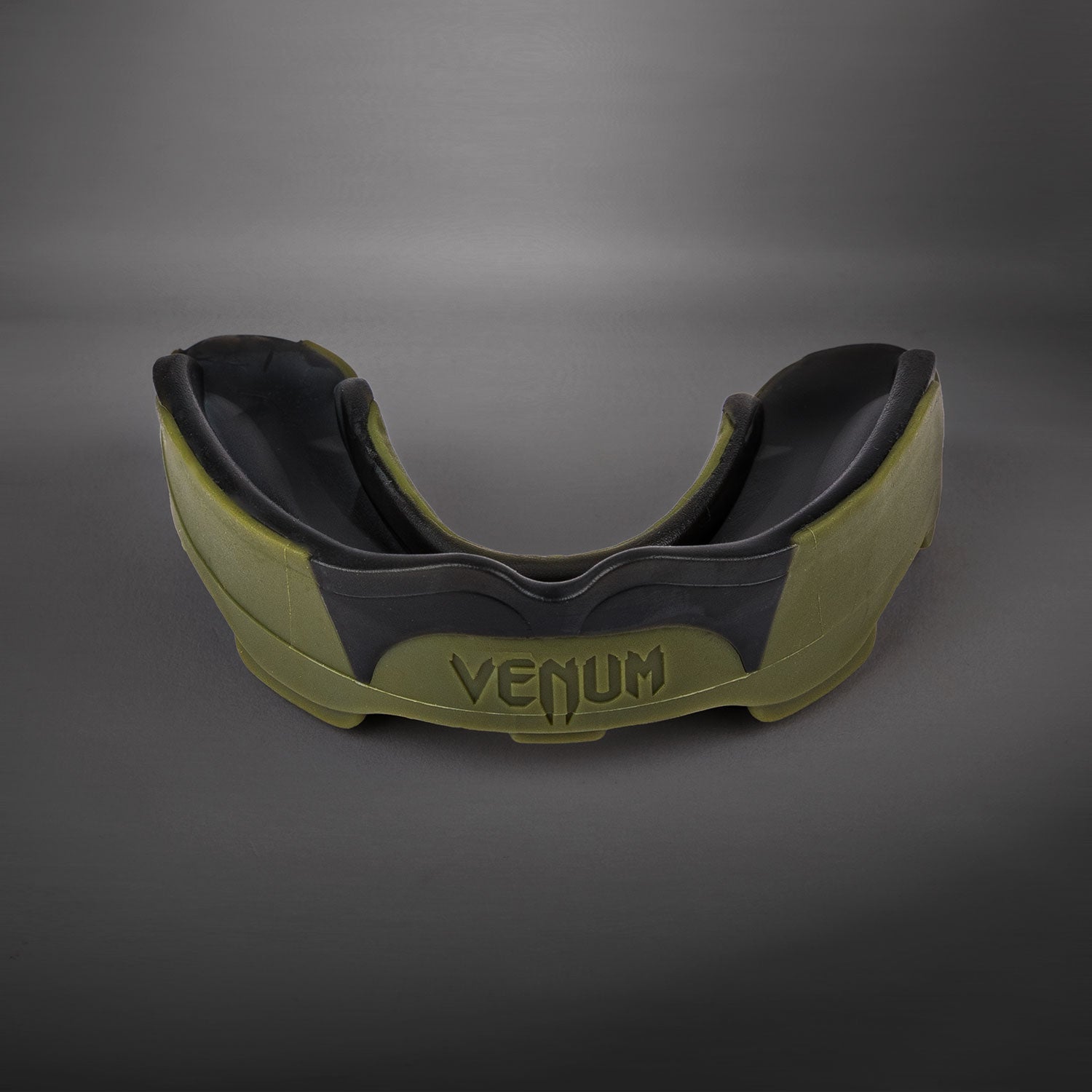 venum-predator-mundschutz-khaki-schwarz image 1