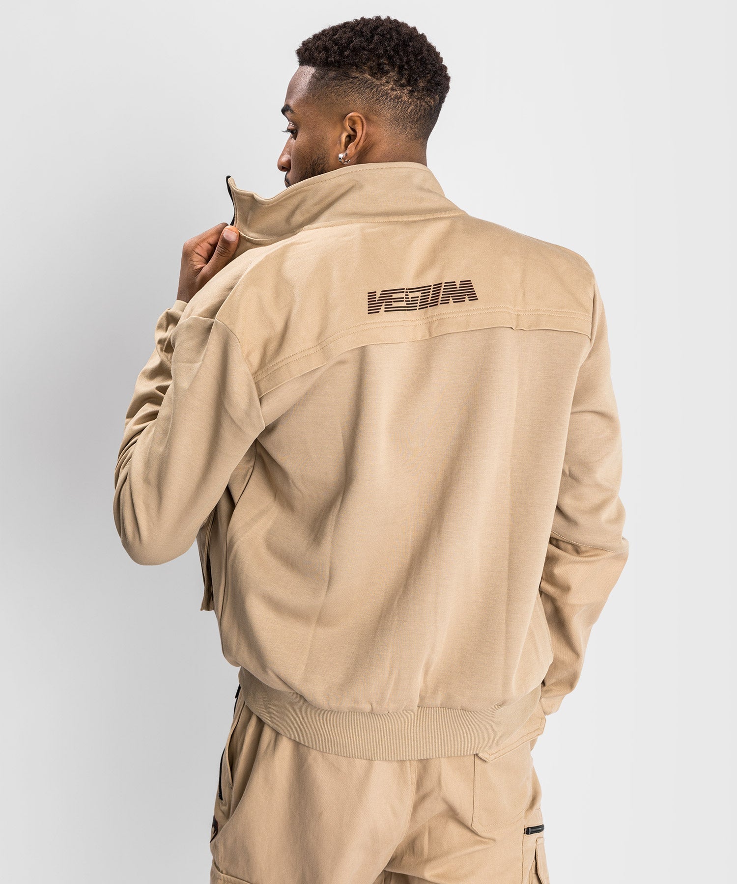 venum-cargo-jacke-mit-rei-verschluss-sand-beige image 4