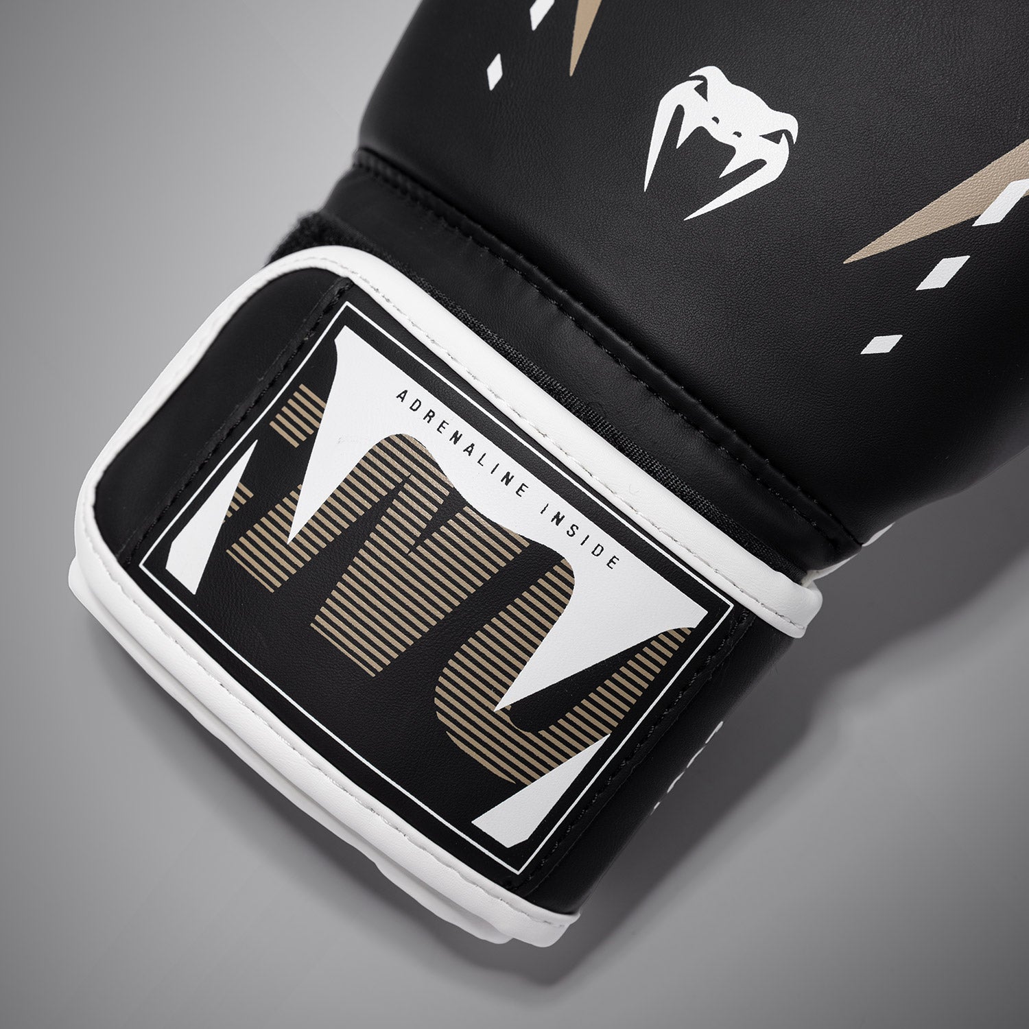 venum-adrenaline-boxhandschuhe-schwarz-sand image 3
