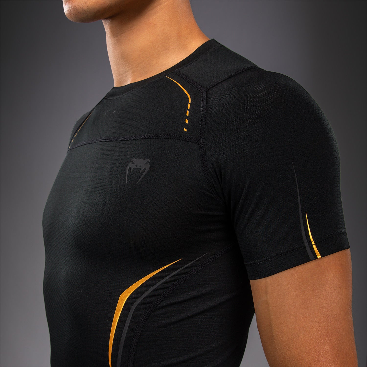 venum-g-core-kurzarm-rashguard-herren-schwarz-gold image 5