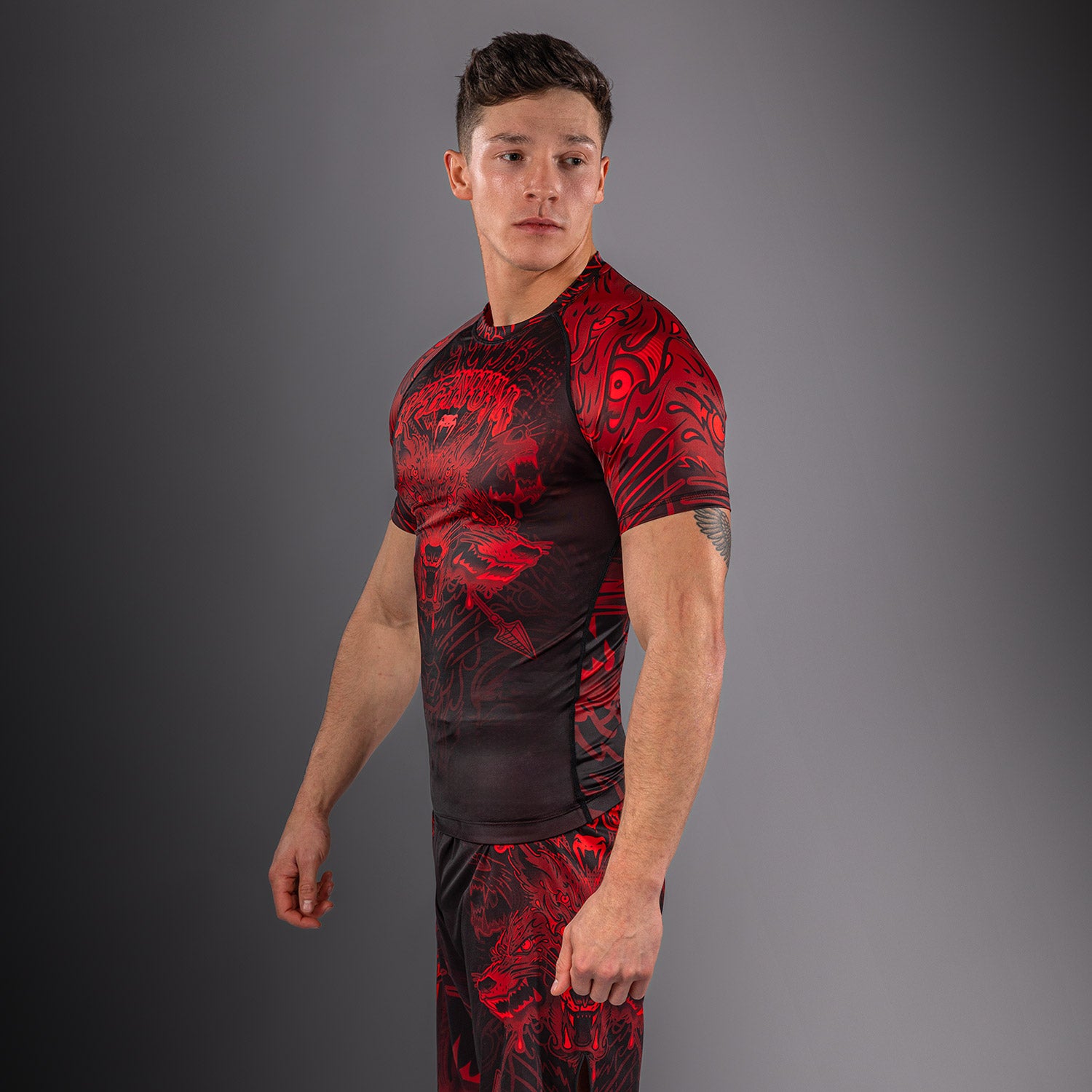venum-wolf-atak-kurzarm-rashguard-schwarz-rot-herren image 4