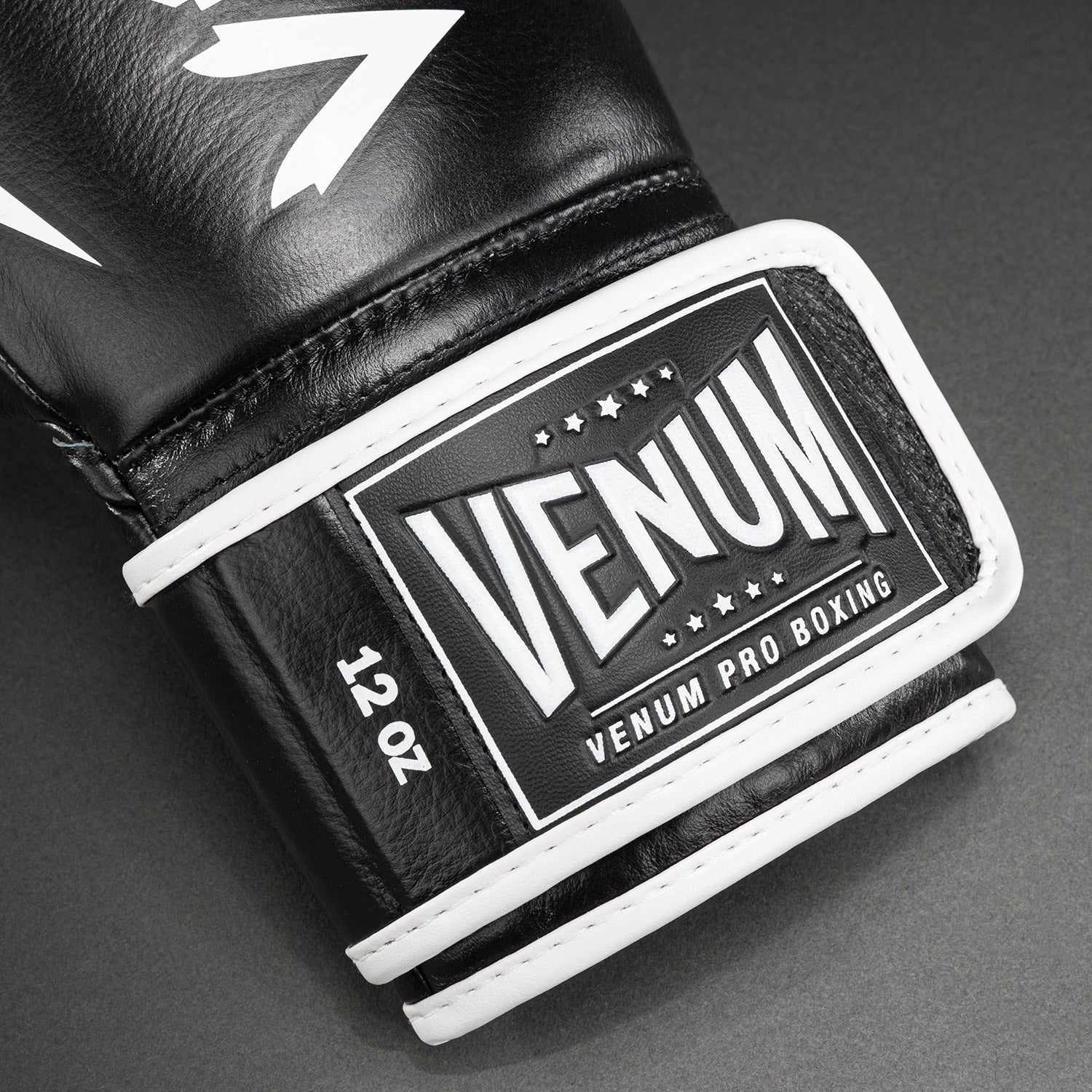 venum-hammer-profi-boxhandschuhe-klettverschluss-schwarz-wei image 3