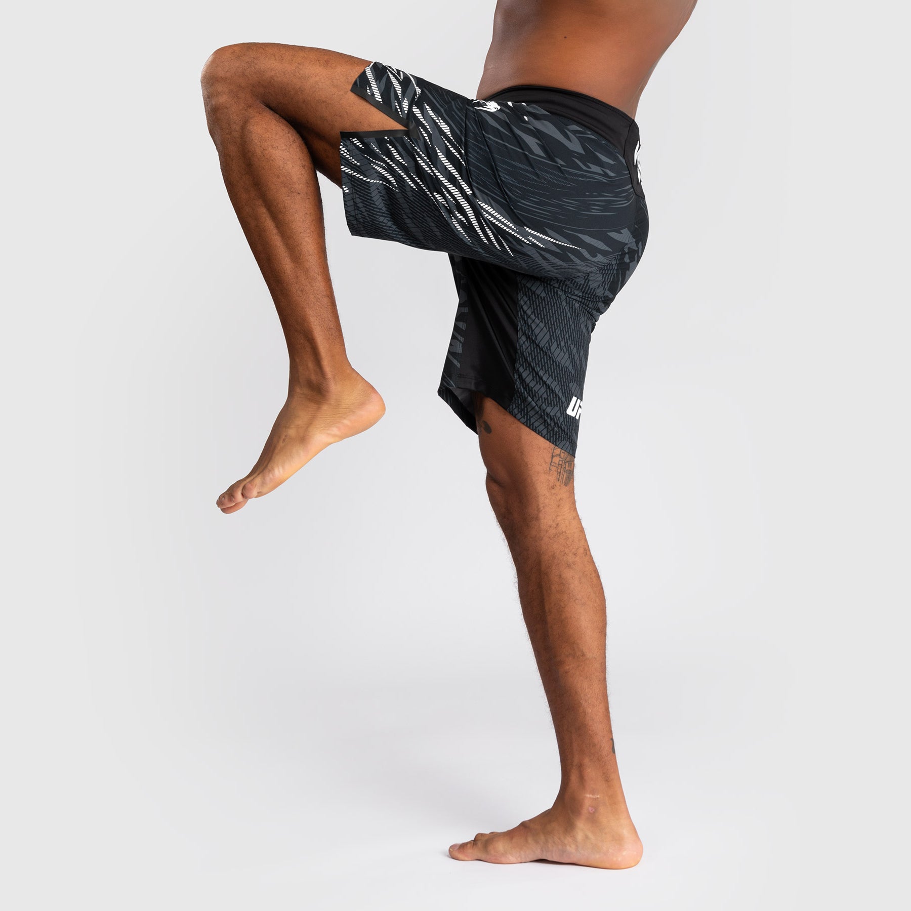 ufc-fusion-by-venum-authentic-fight-night-fight-short-long-fit-herren-schwarz-pe image 7