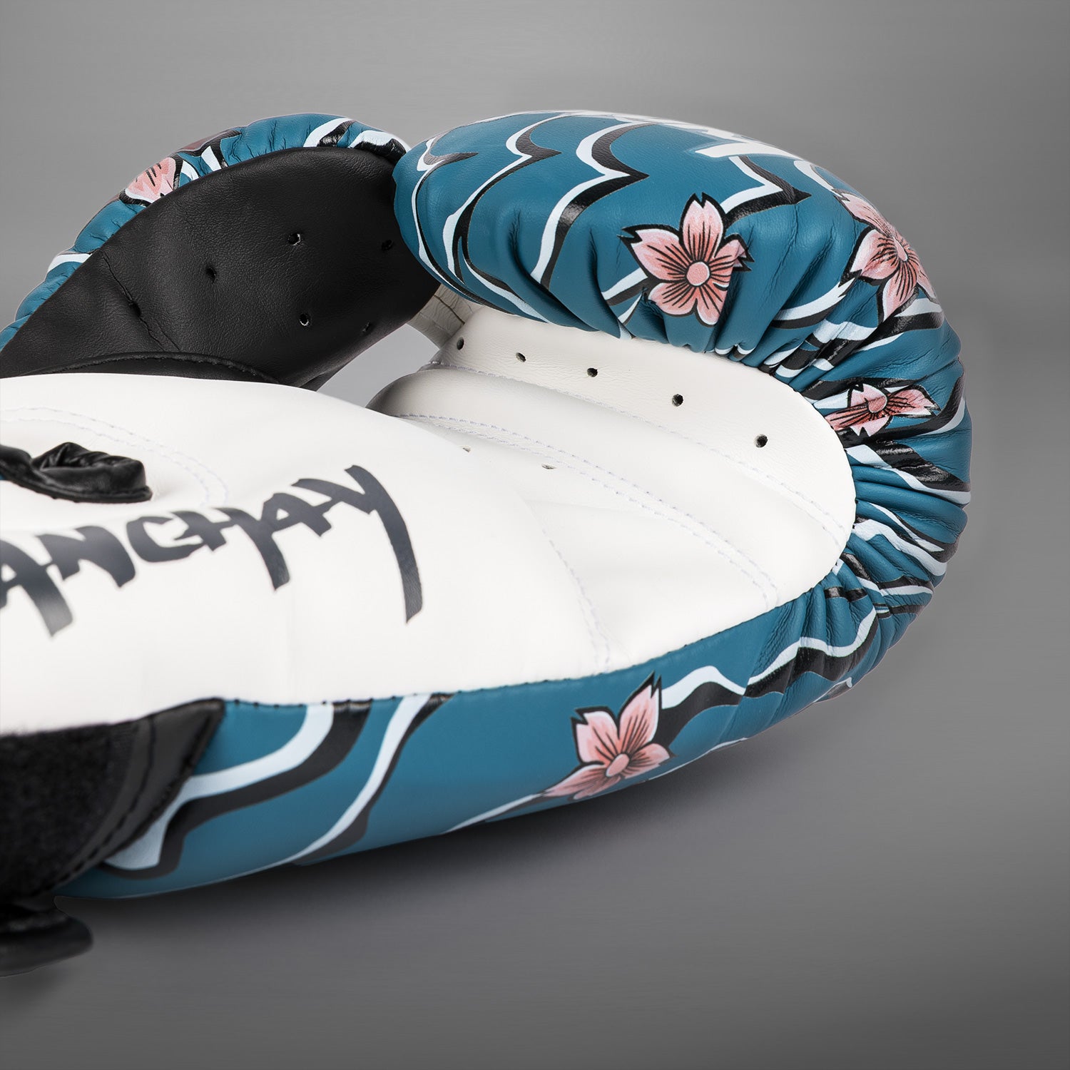venum-x-tawanchay-boxhandschuhe-blau-wei image 5