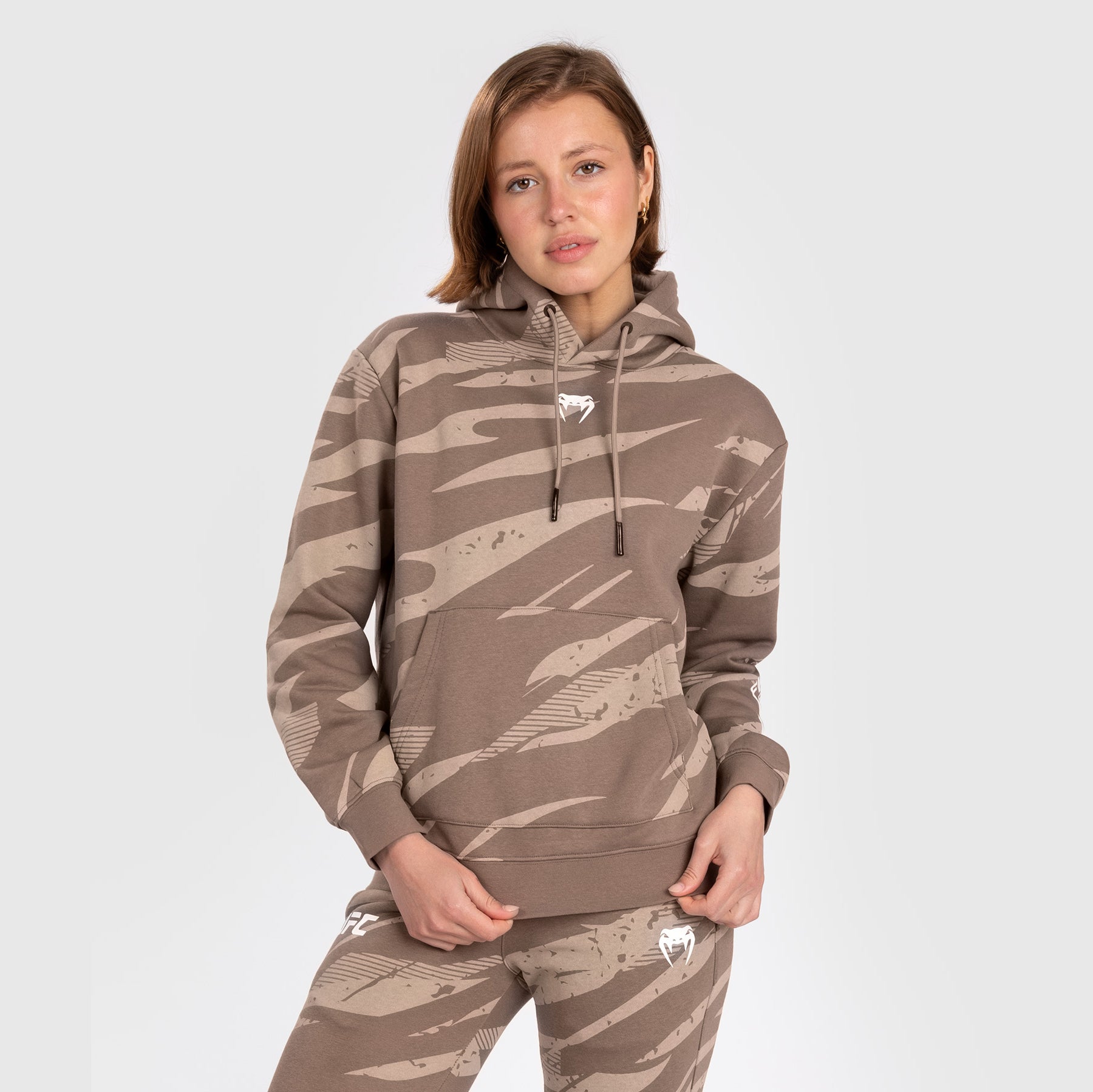 ufc-adrenaline-by-venum-fight-week-pullover-hoodie-damen-desert-camo image 2