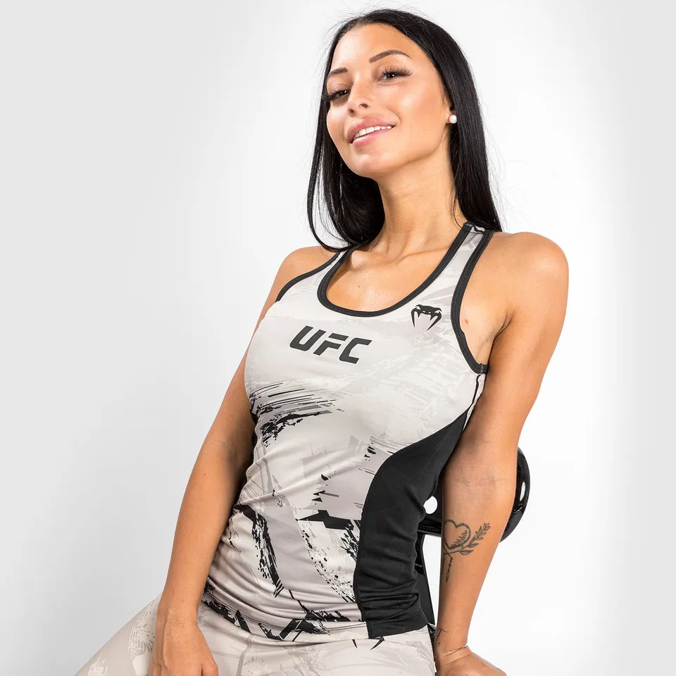 venum-ufc-authentic-fight-week-2-0-dry-tech-tank-top-f-r-frauen-sand-beige image 1