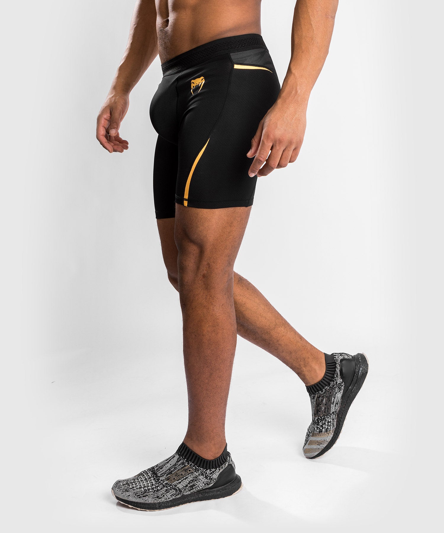 venum-tempest-2-0-vale-tudo-shorts-schwarz-gold image 3