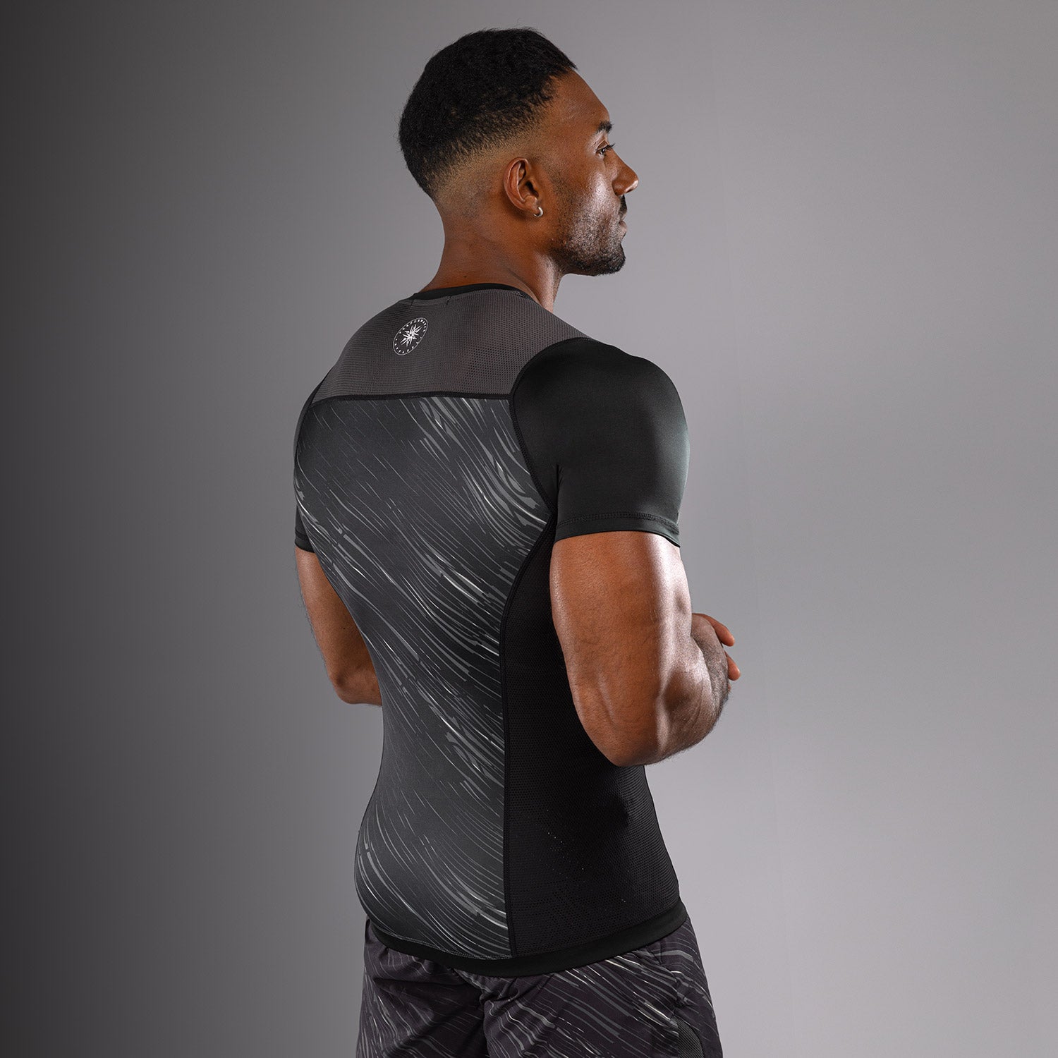 venum-rapid-kurzarm-rashguard-schwarz-sturmgrau image 4