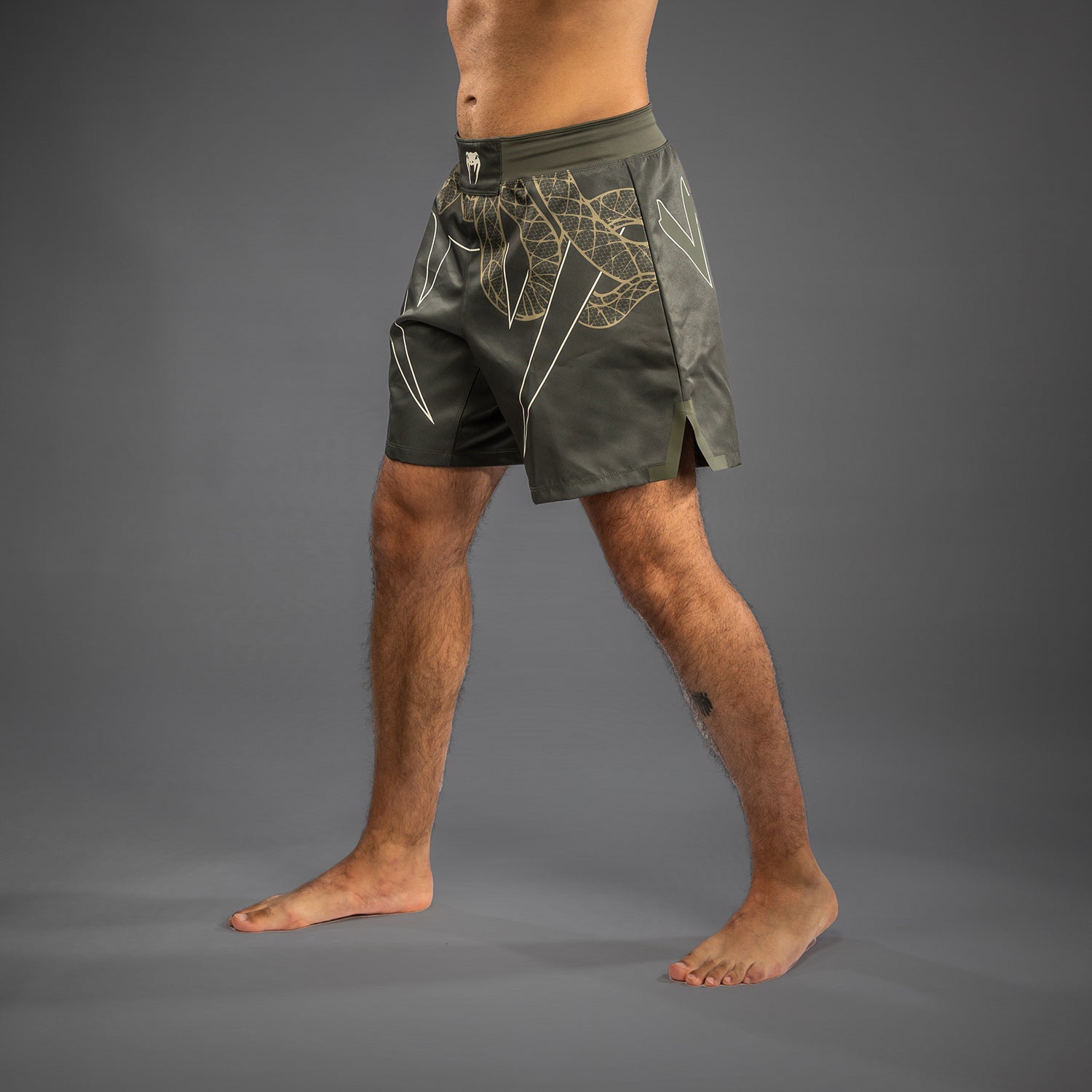venum-serpenti-fight-shorts-herren-khaki-bronze-ivory image 2