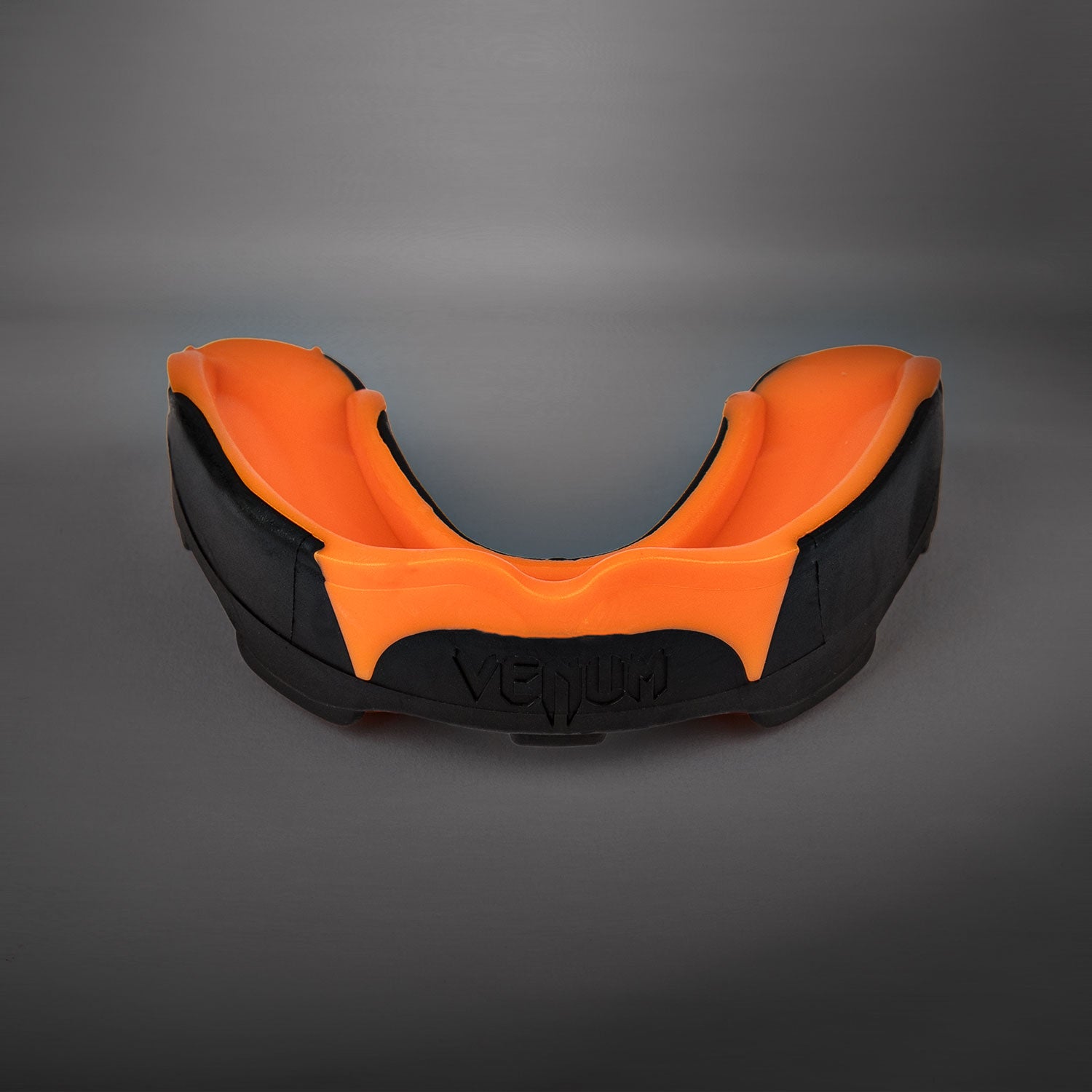 venum-predator-mundschutz-schwarz-orange image 1