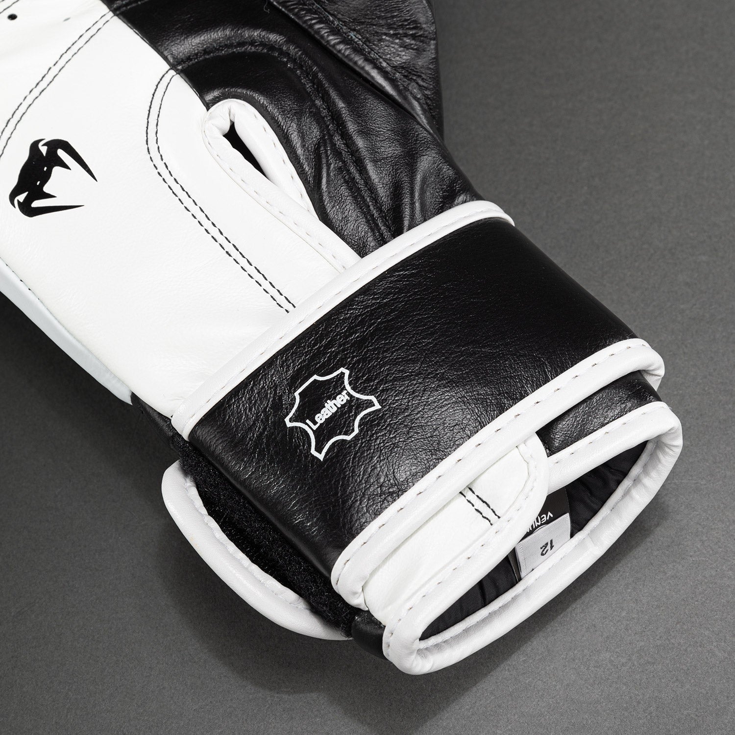 venum-shield-pro-boxhandschuhe-mit-klettverschluss-schwarz-wei image 4