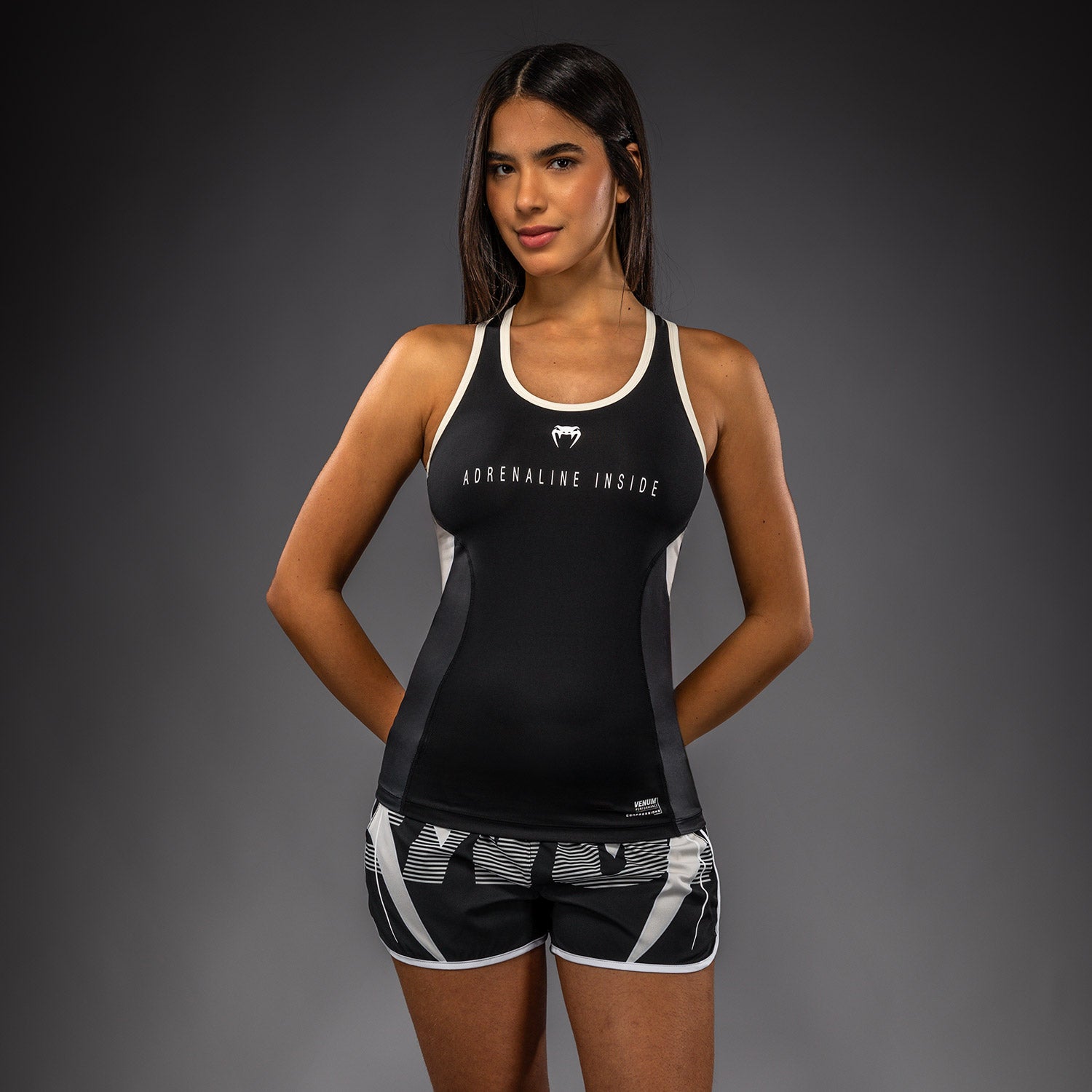 venum-adrenaline-dry-tech-tank-top-damen-schwarz-elfenbein image 1