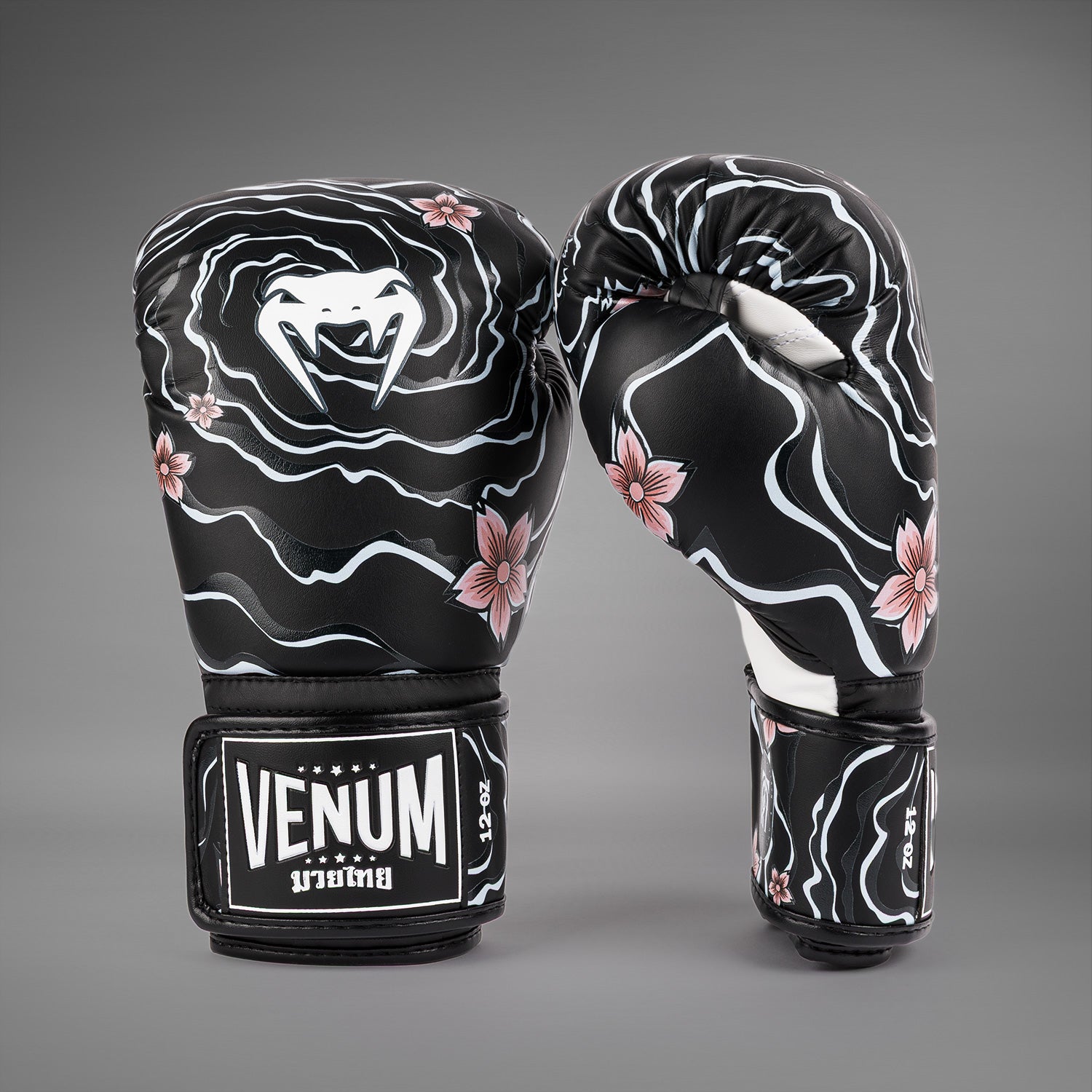 venum-x-tawanchay-boxhandschuhe-schwarz-wei image 1