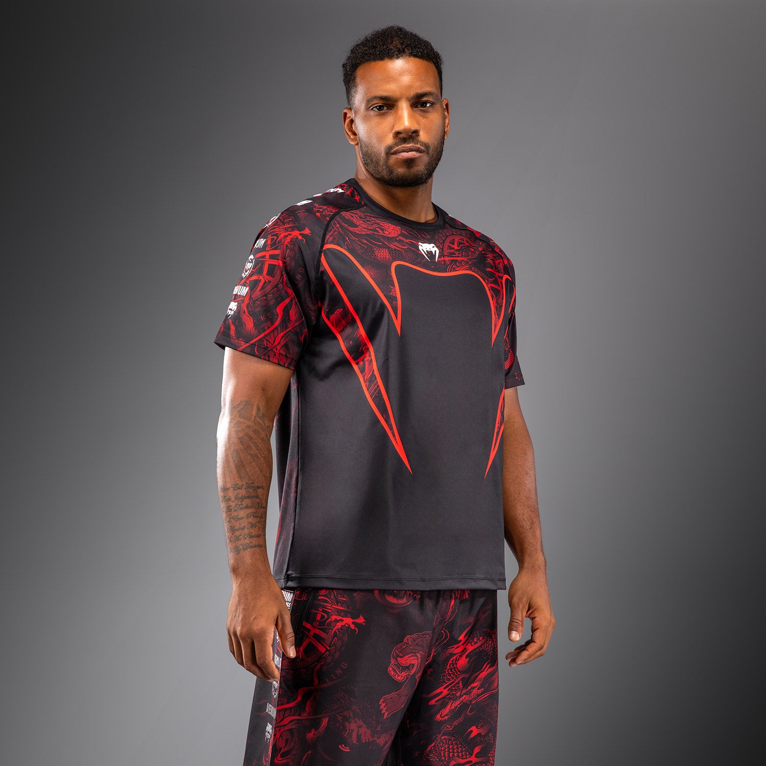 venum-20th-anniversary-dry-tech-t-shirt-schwarz-rot-herren image 2