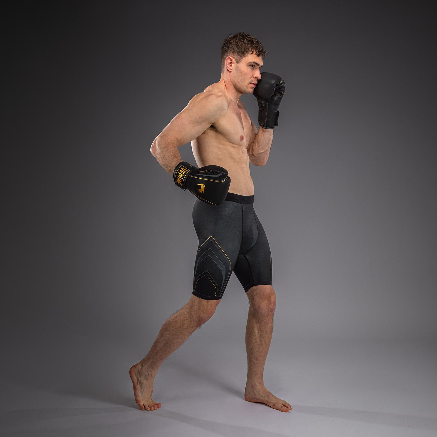 venum-streamline-kompressionsshort-schwarz-gold image 2