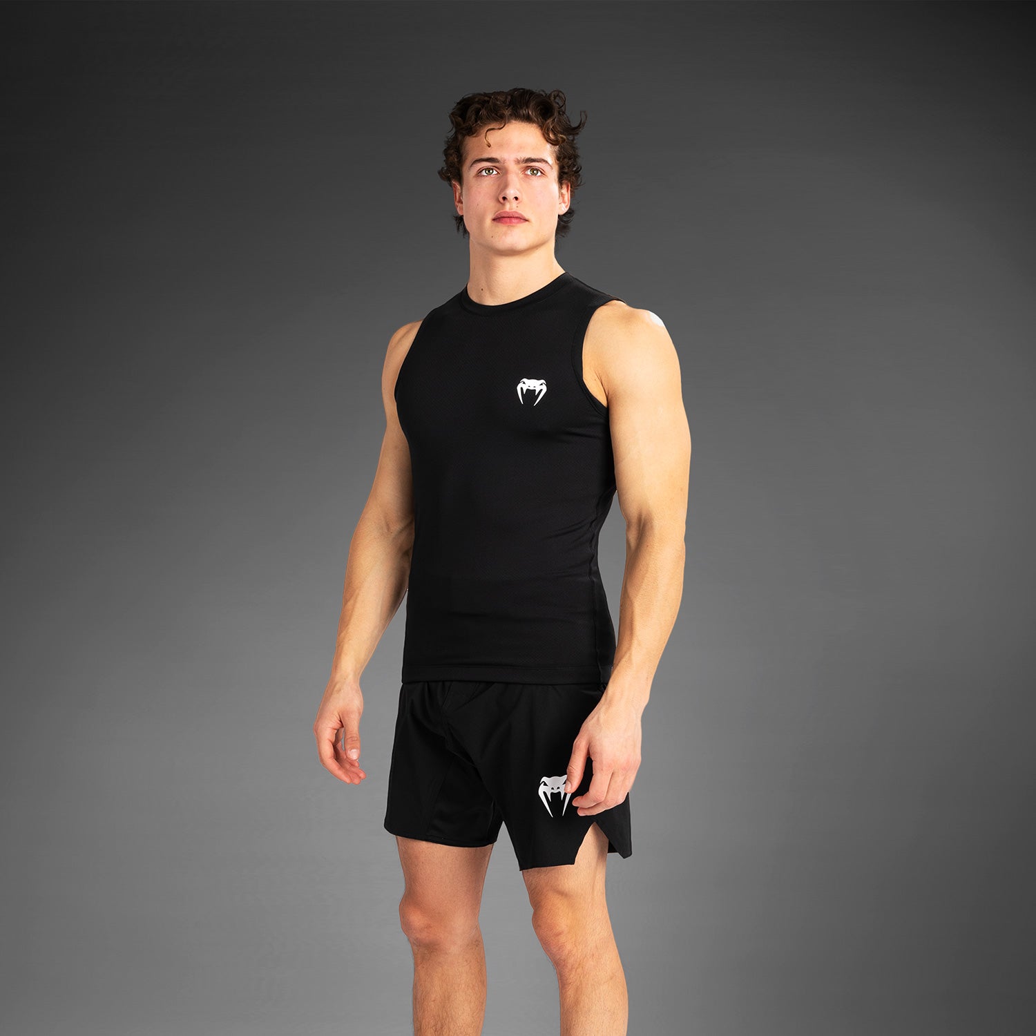 venum-contender-herren-rmelloser-rashguard-schwarz-wei image 4
