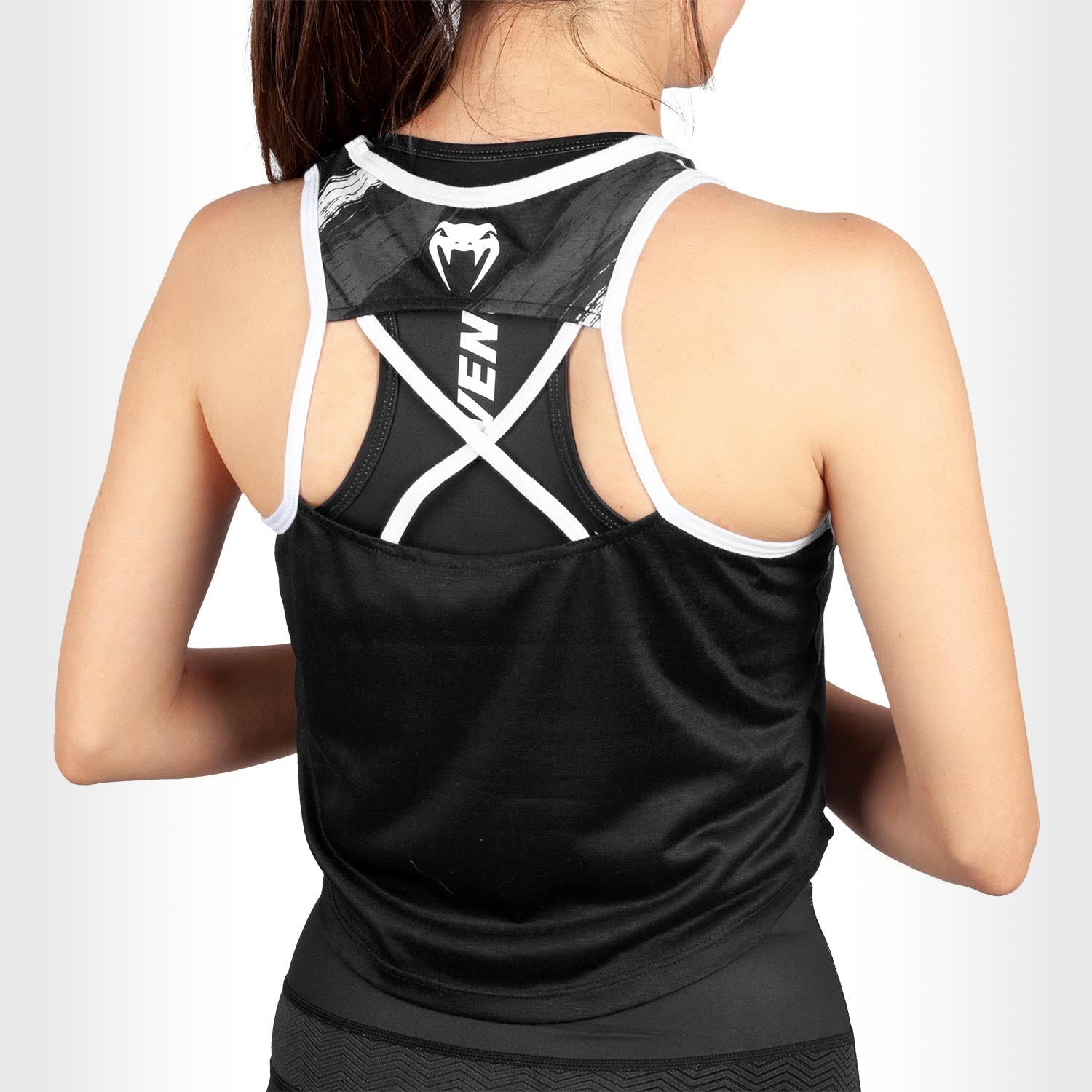 venum-rapid-2-0-kurzes-rmelloses-shirt-damen-schwarz image 4