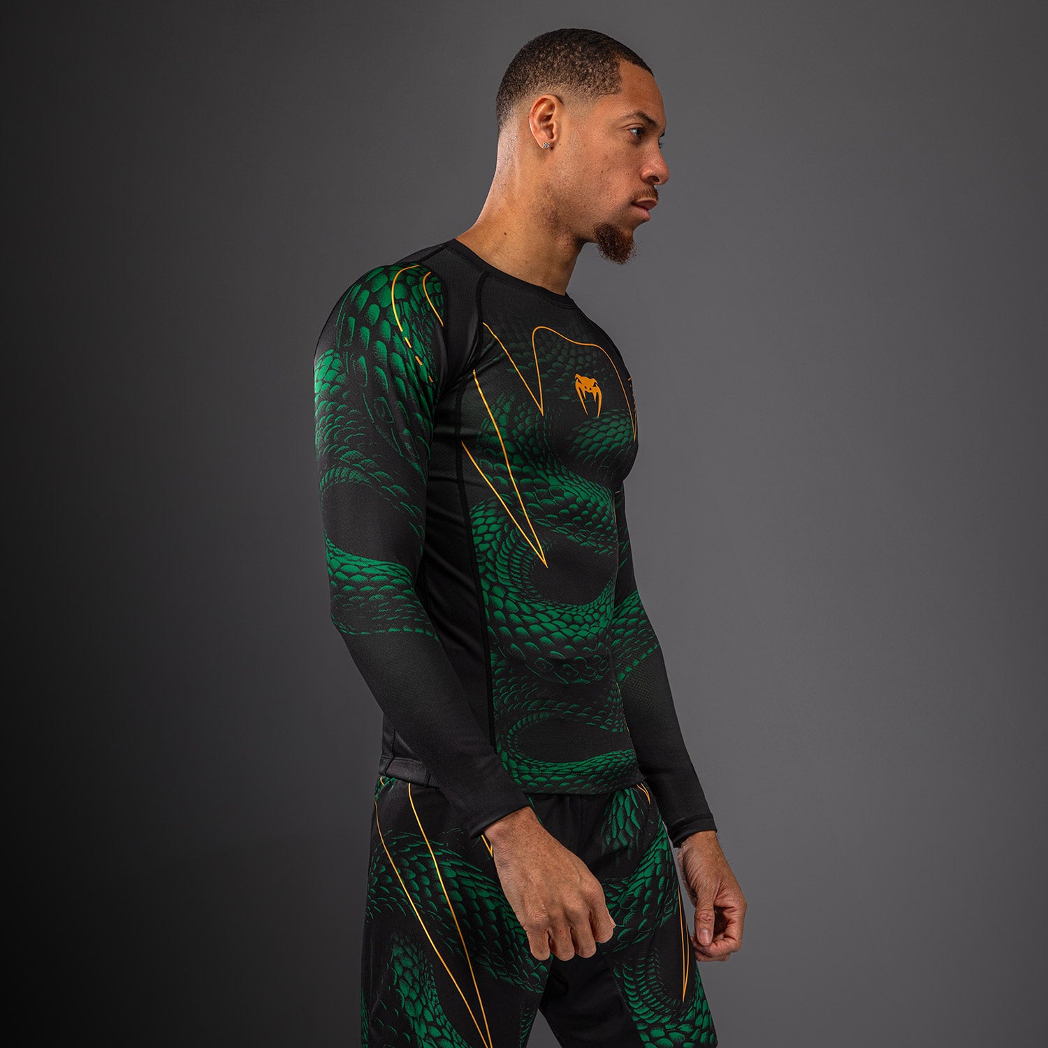 venum-matupa-langarm-rashguard-schwarz-gr-n-gold image 2