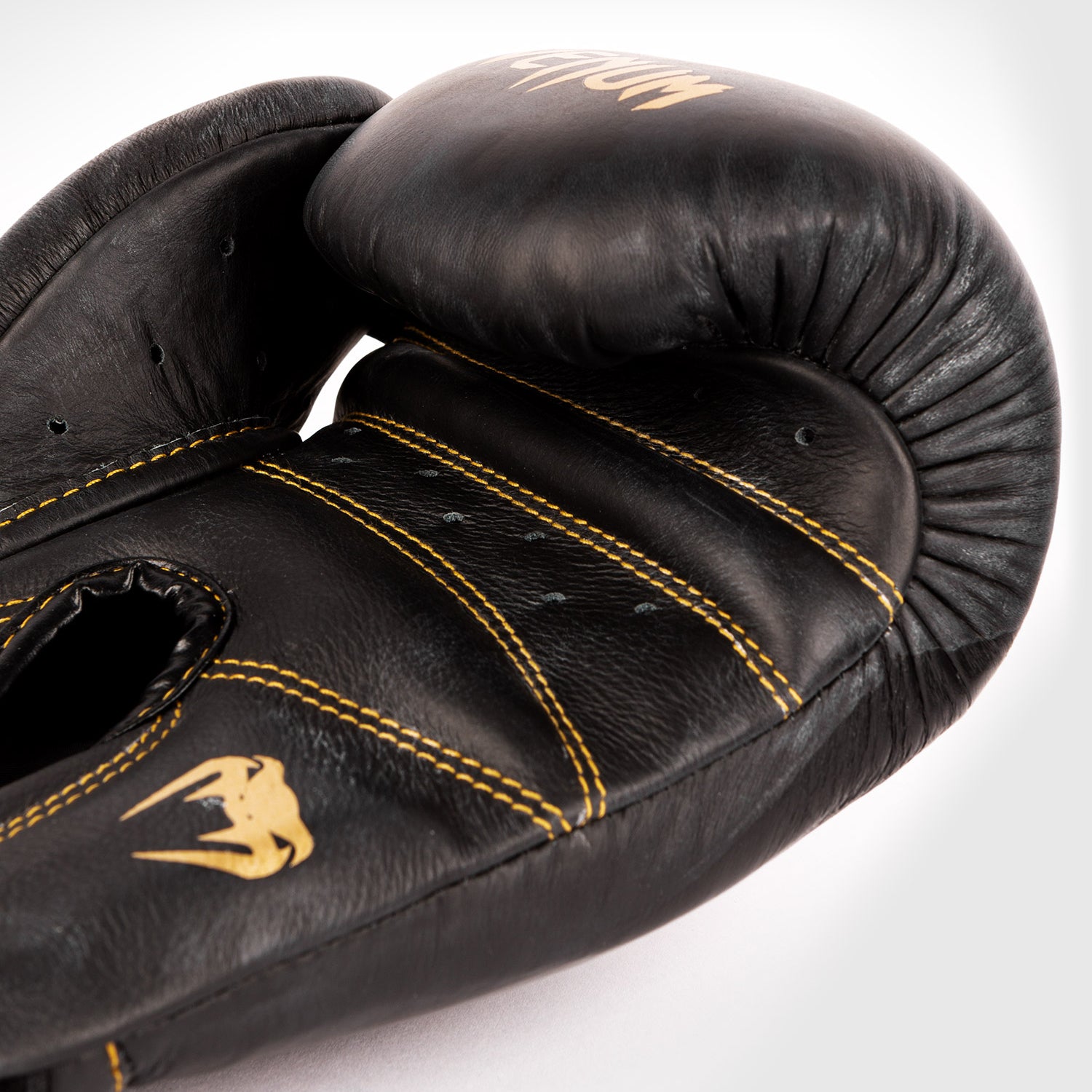 venum-giant-2-0-professionelle-boxhandschuhe-klett-schwarz-schwarz-gold image 4
