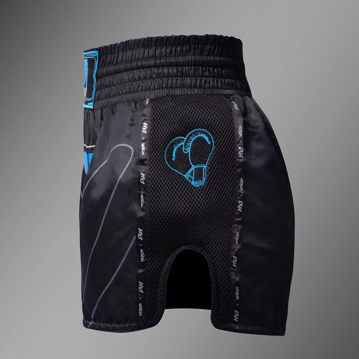 venum-x-dua-muay-thai-shorts-schwarz-electric-blue image 3