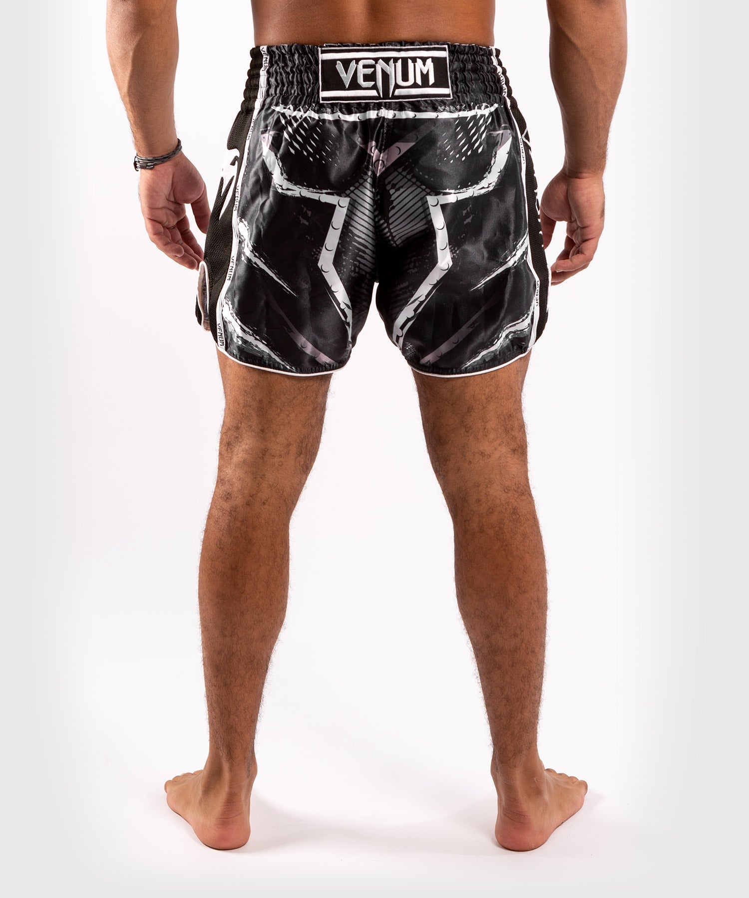 venum-gldtr-4-0-muay-thai-shorts-schwarz-wei-handgefertigt image 2