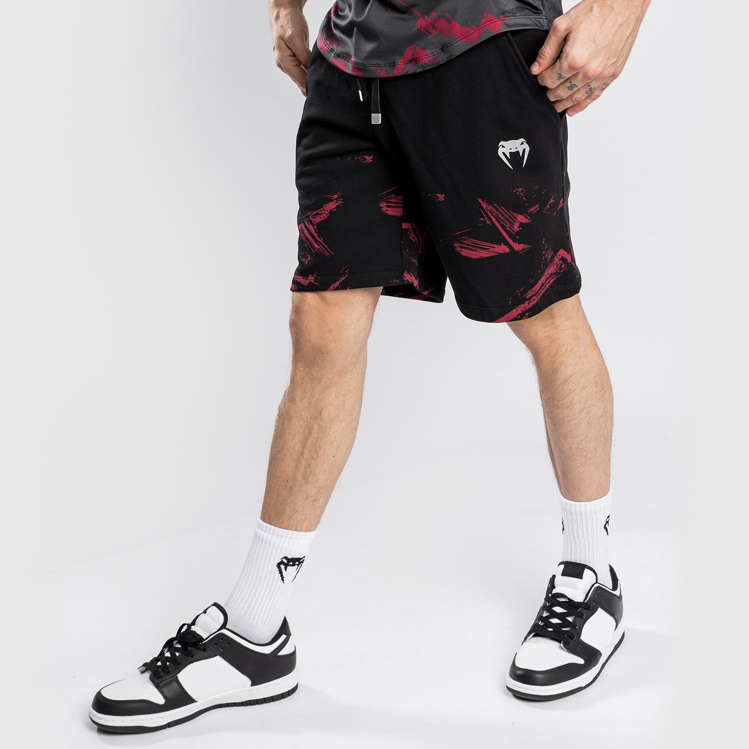 venum-ufc-authentic-fight-week-2-0-shorts-herren-schwarz-rot image 1